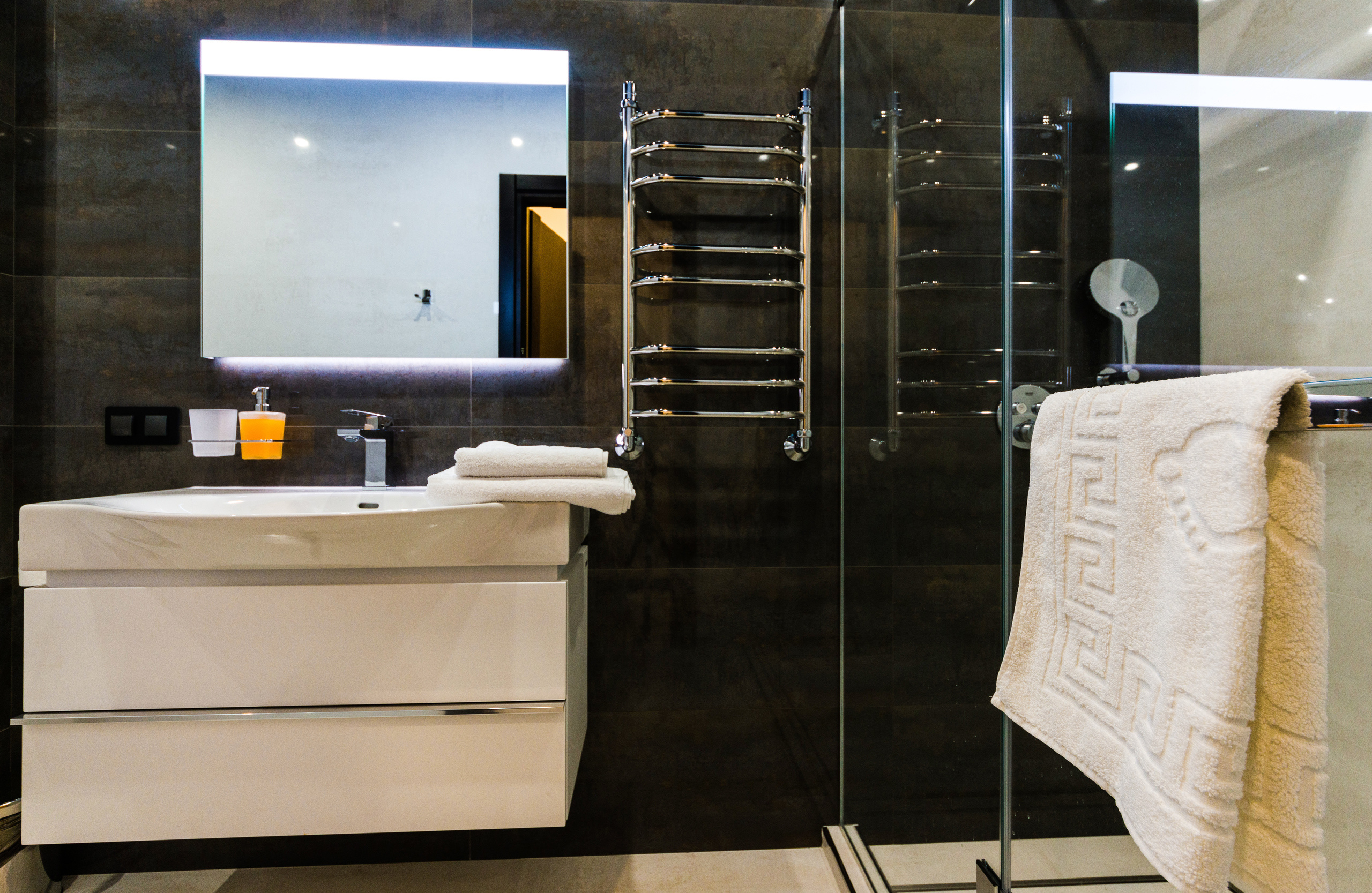 Апартаменты на ул. Ленина. Фотограф Платон Македонский