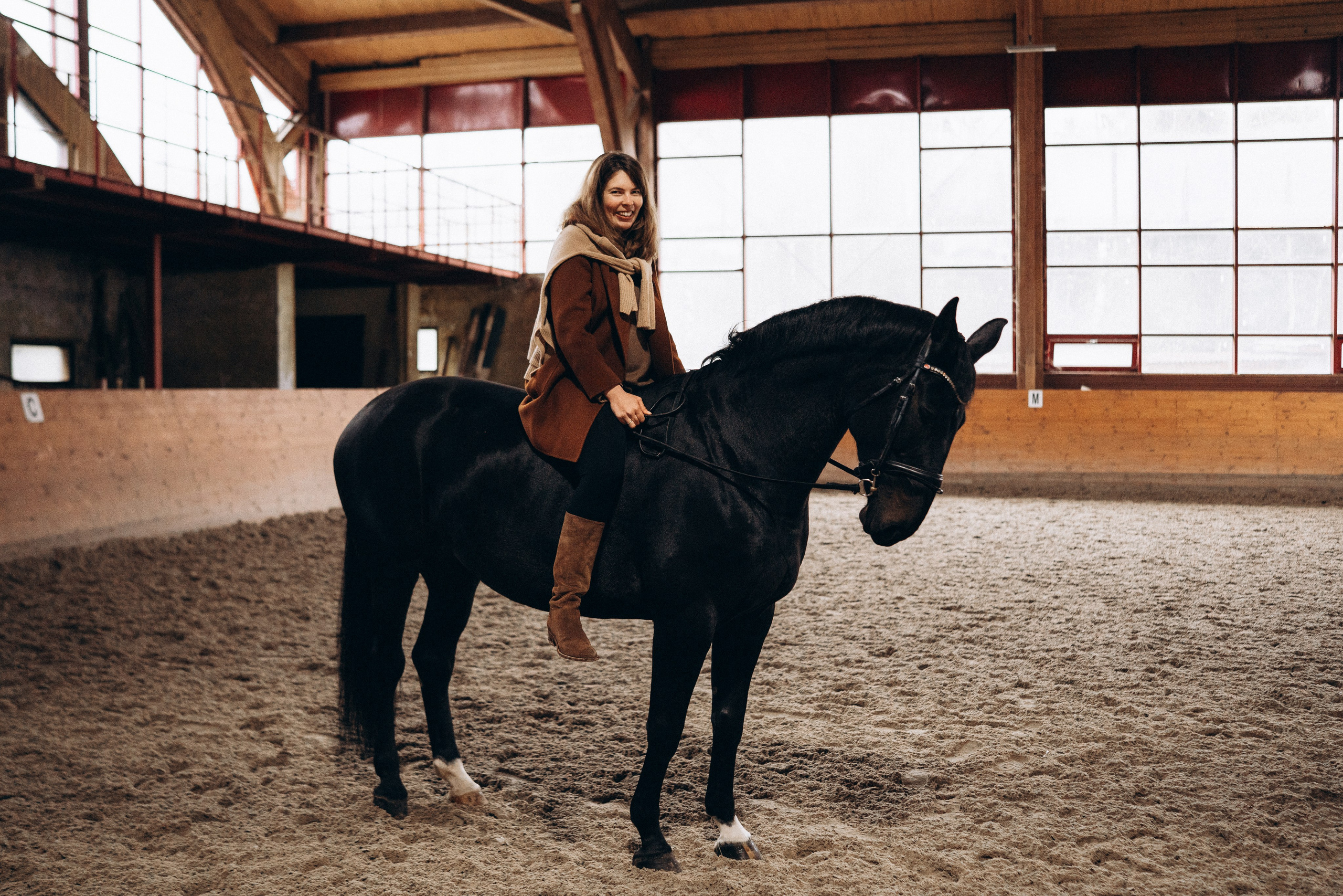 Фотосессия с лошадьми. Фотограф Новорожденных в Москве. Семейные истории в стиле LIFE