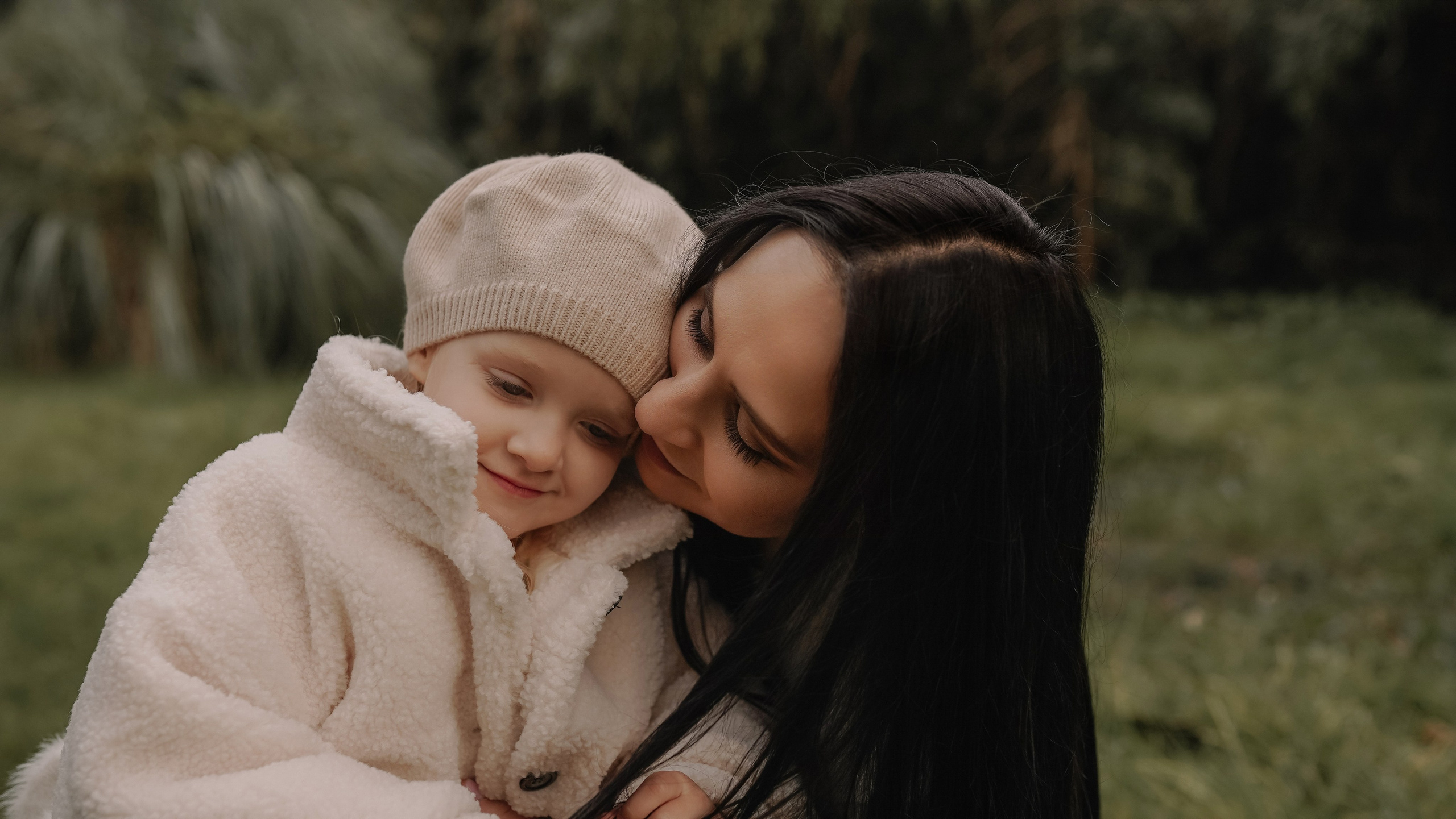 ЦВЕТЕНИЕ. Милана Довгаль - семейный фотограф и видеограф  в Адлере и Сочи