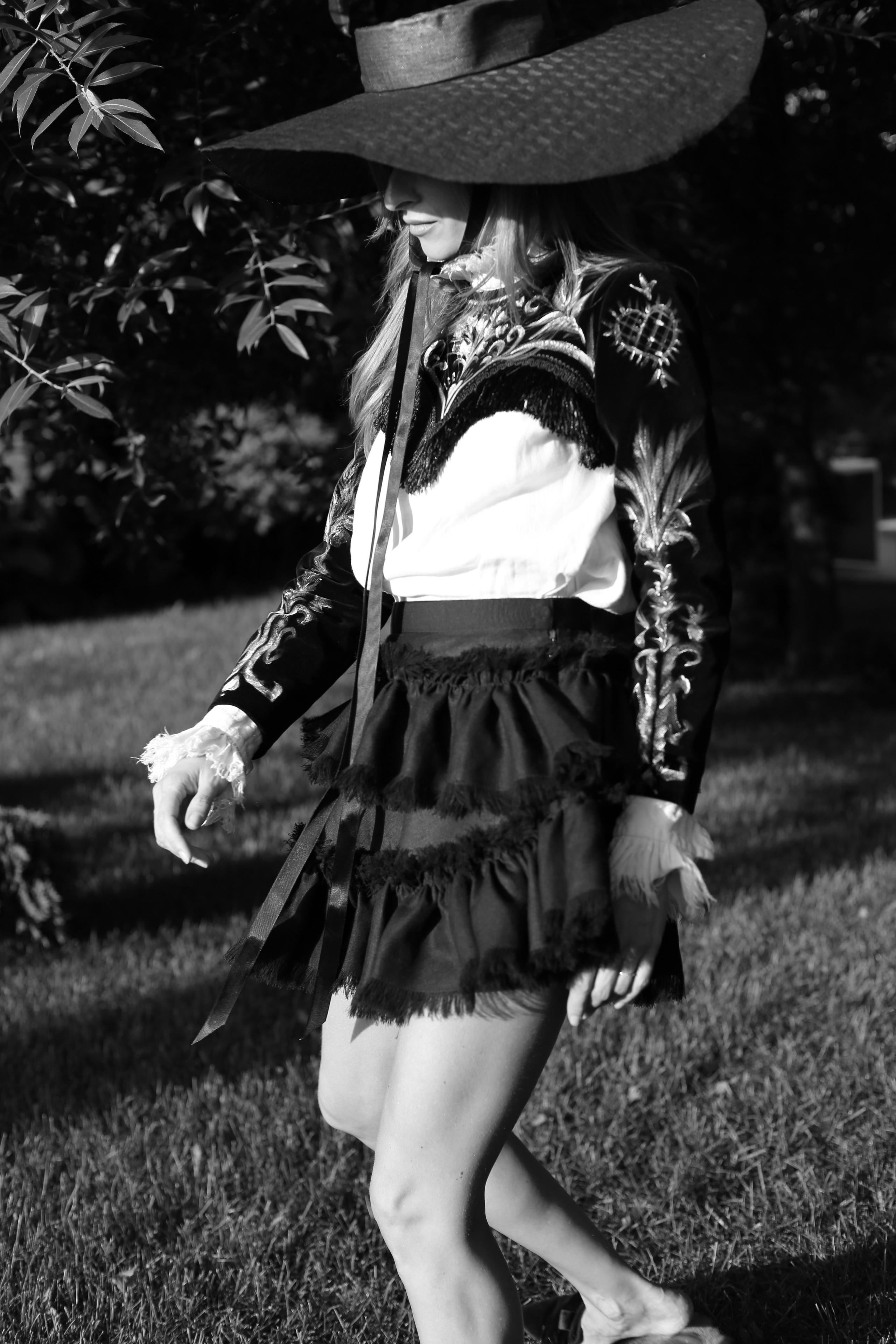 LOOKBOOK. Фешн дизайнер, фотограф, художник Яна Лазарева в Москве