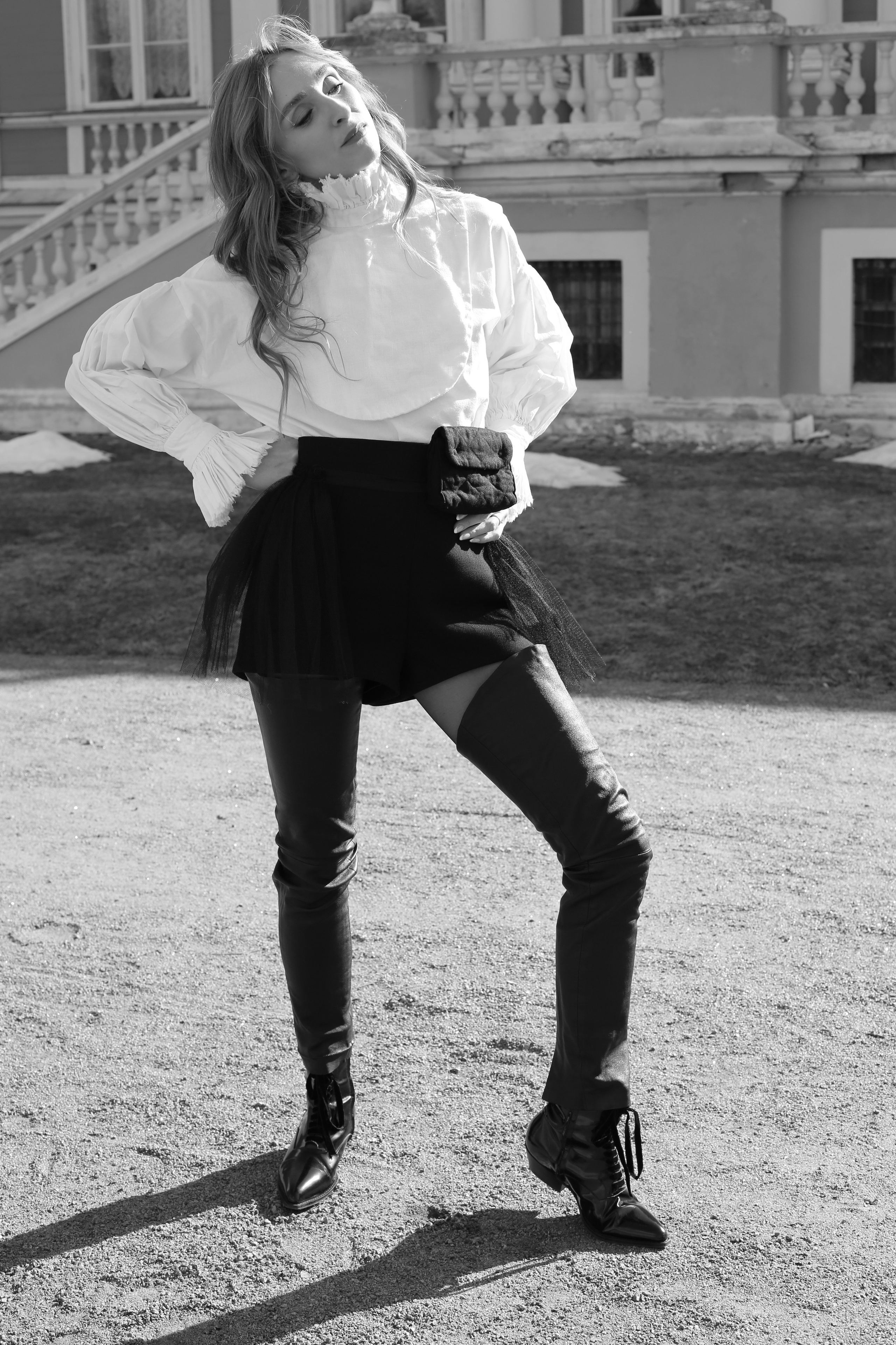 LOOKBOOK. Фешн дизайнер, фотограф, художник Яна Лазарева в Москве