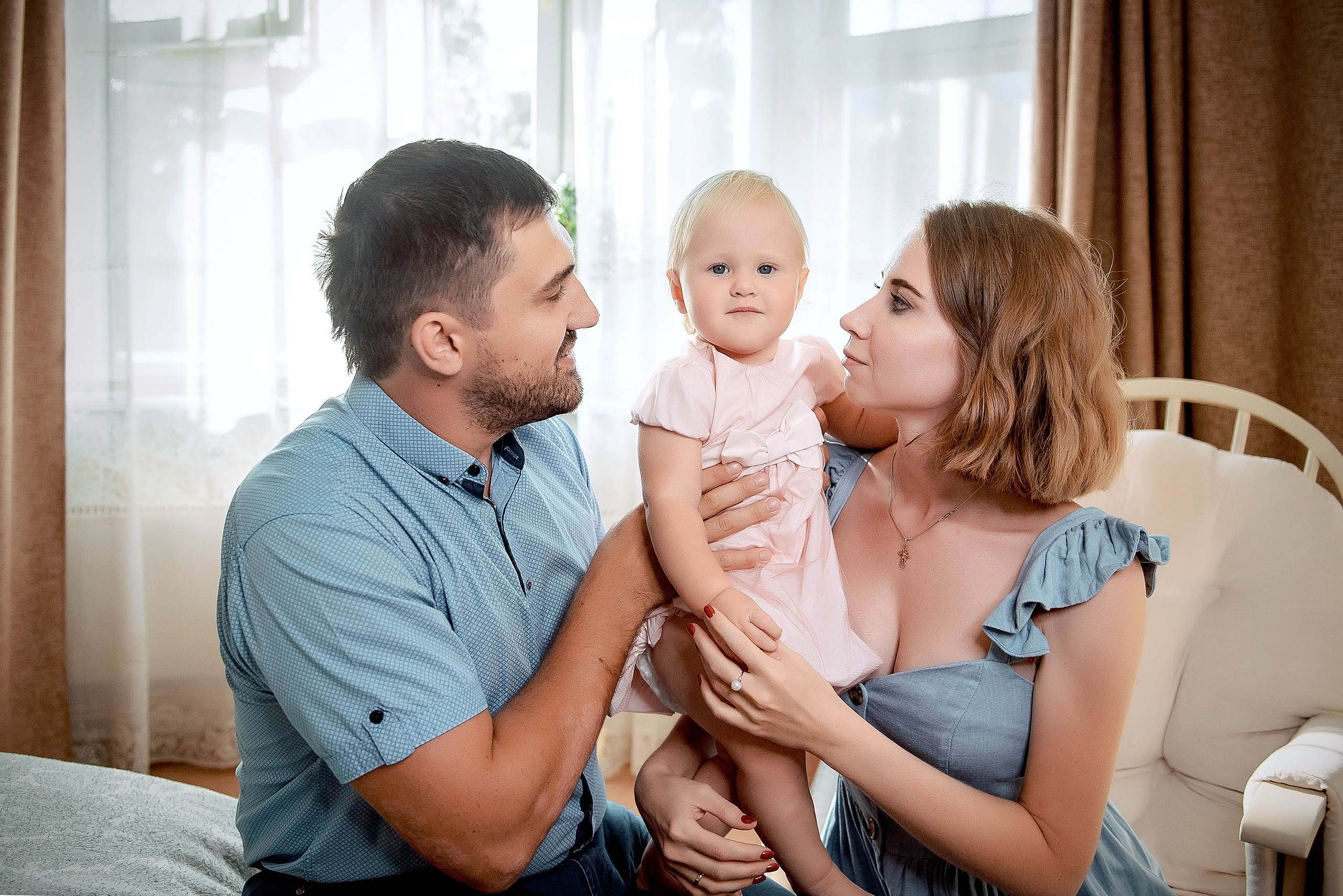 Дарья, Королёв, домашняя фотосессия. Свадебный и семейный фотограф Виктория Носачёва. Щелково, Москва и МО
