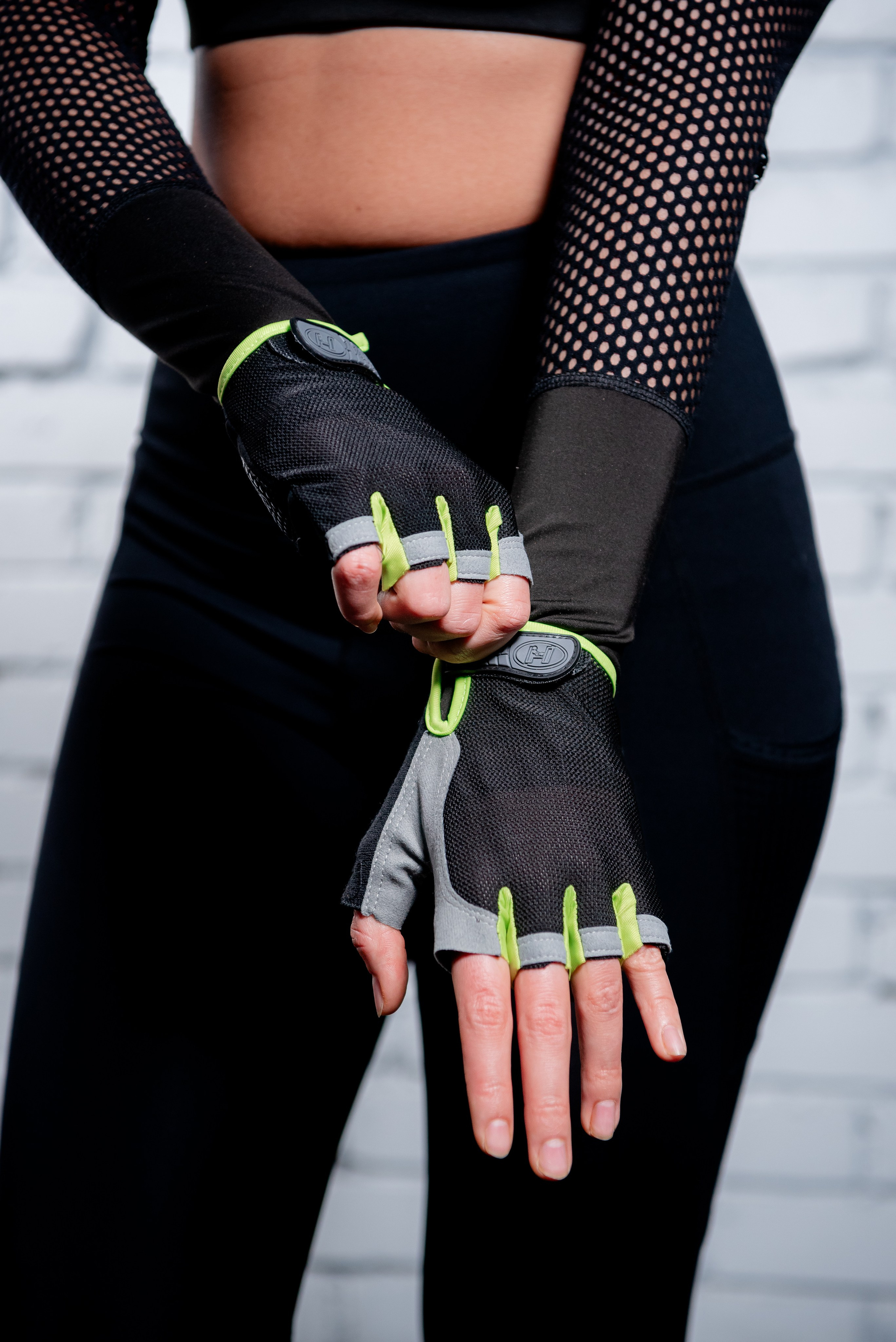 Перчатки для занятий спортом. Фотограф в Волгограде и Волжском Александр Горбань