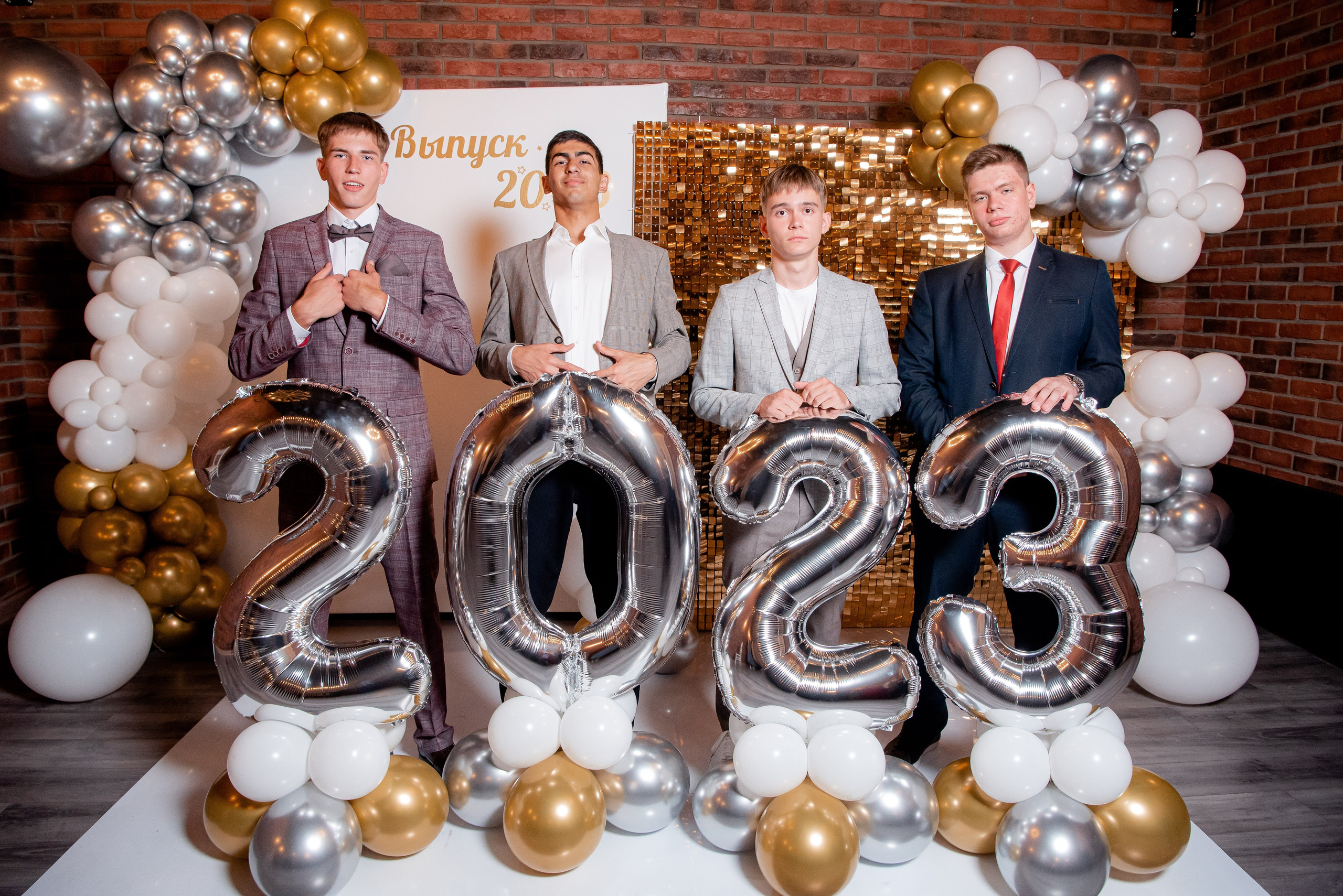 30 Школа. Вручение и Банкет. ДК Юбилейный и Банхоф. Фотограф в Волгограде и Волжском Александр Горбань