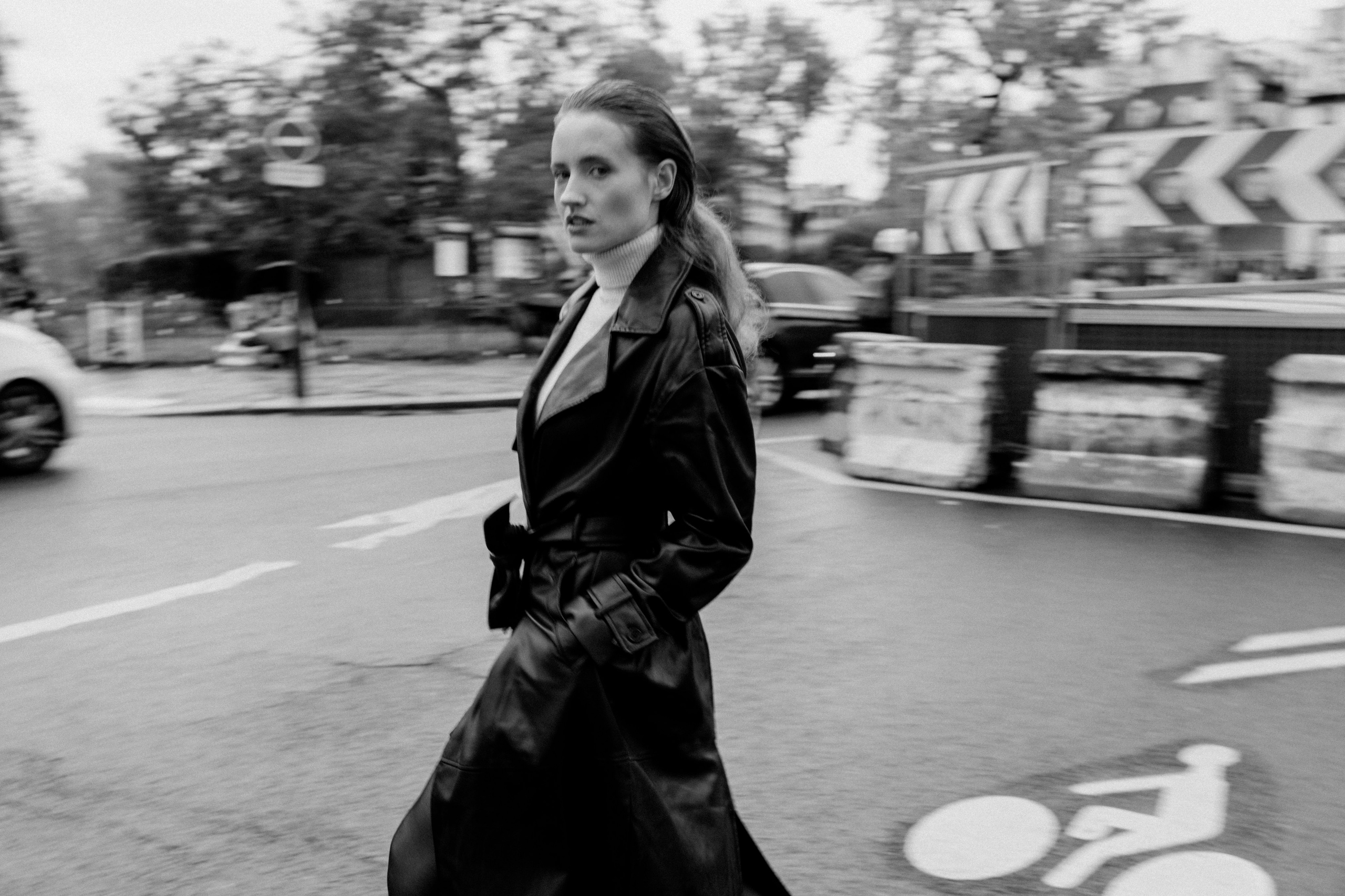 Femme fatale. Photographer in Paris