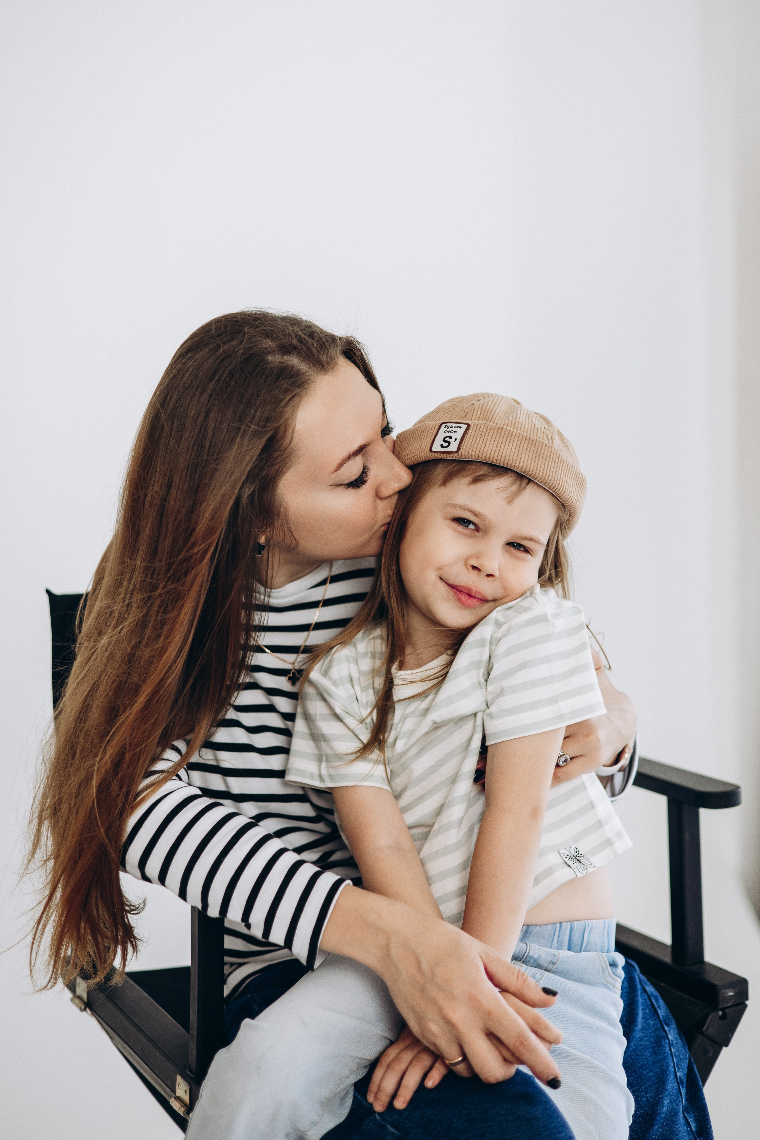 Людмила с Сонечкой и Ваней в студии. Семейный фотограф в Москве Марина Петра