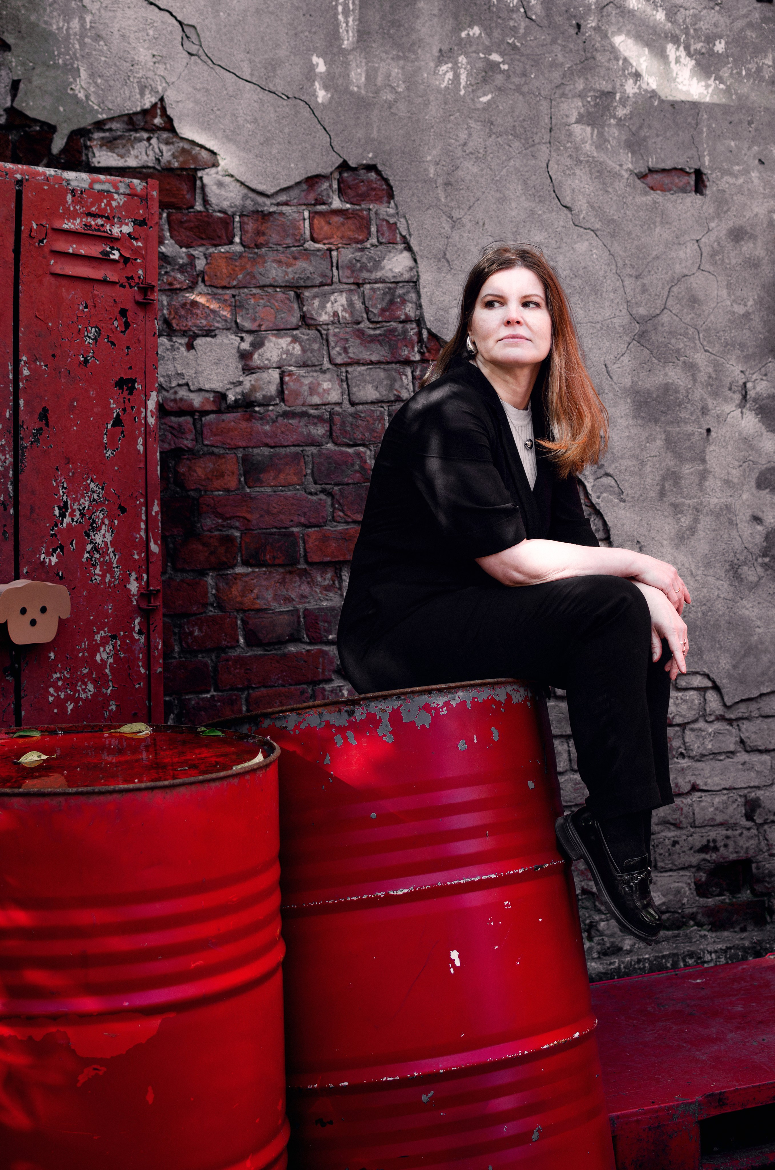 Фотопрогулка по питерским дворикам и парадным в формате разведки новых мест. Портретный и репортажный фотограф в Санкт-Петербурге Варвара Жукова