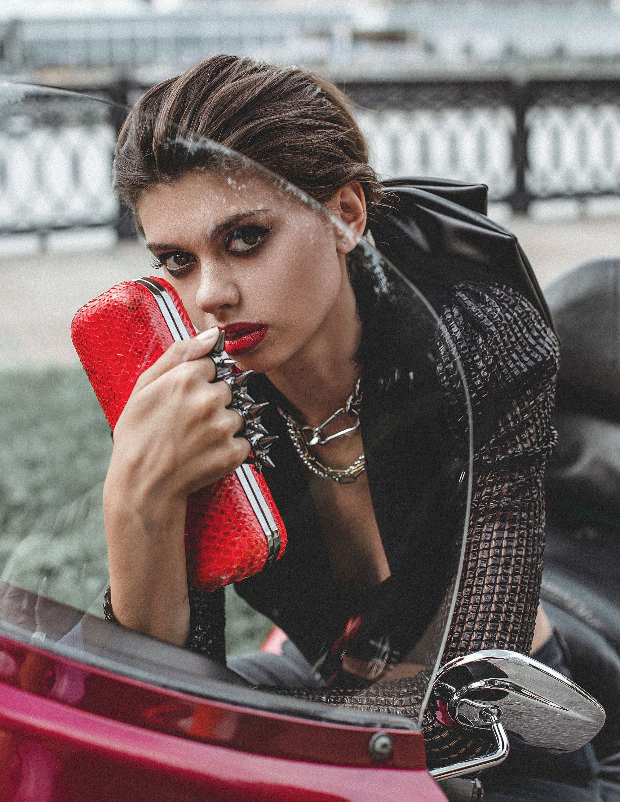 PASSION IN THE GREY CITY for RED HOT MONDE. Профессиональный фотограф в Москве