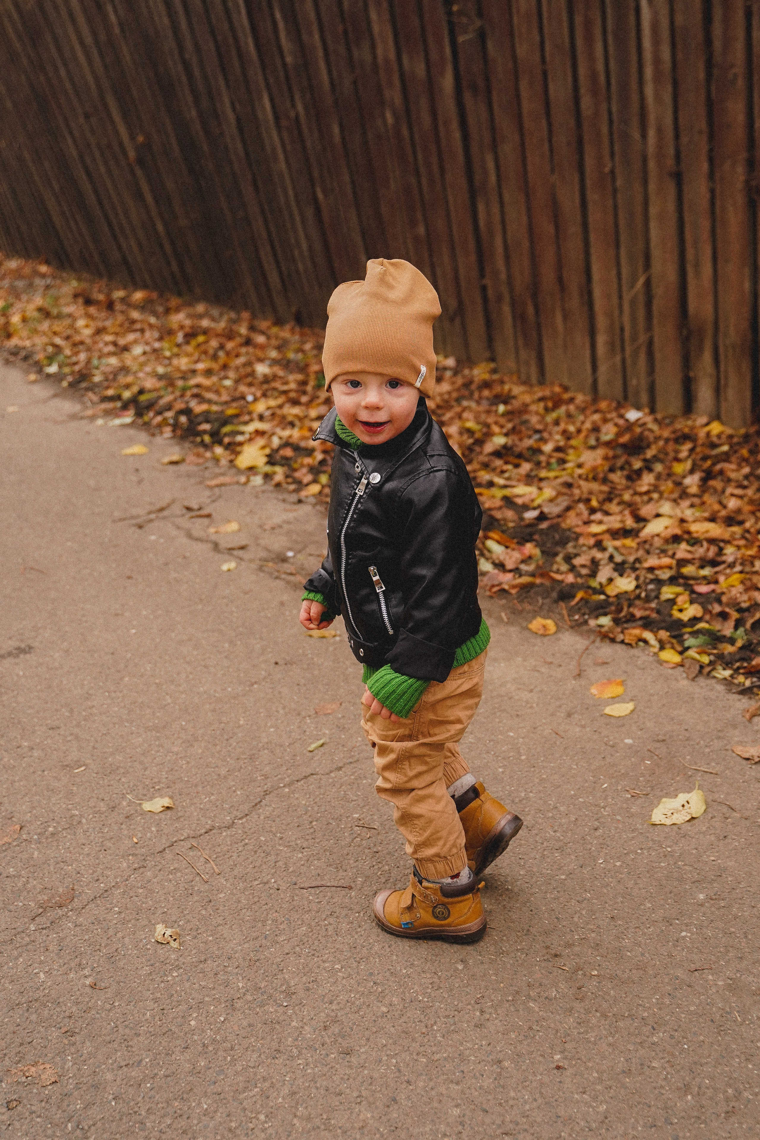 Семейная осенняя фотосессия у реки. Семейный и женский фотограф в Краснодаре Анастасия Приймак
