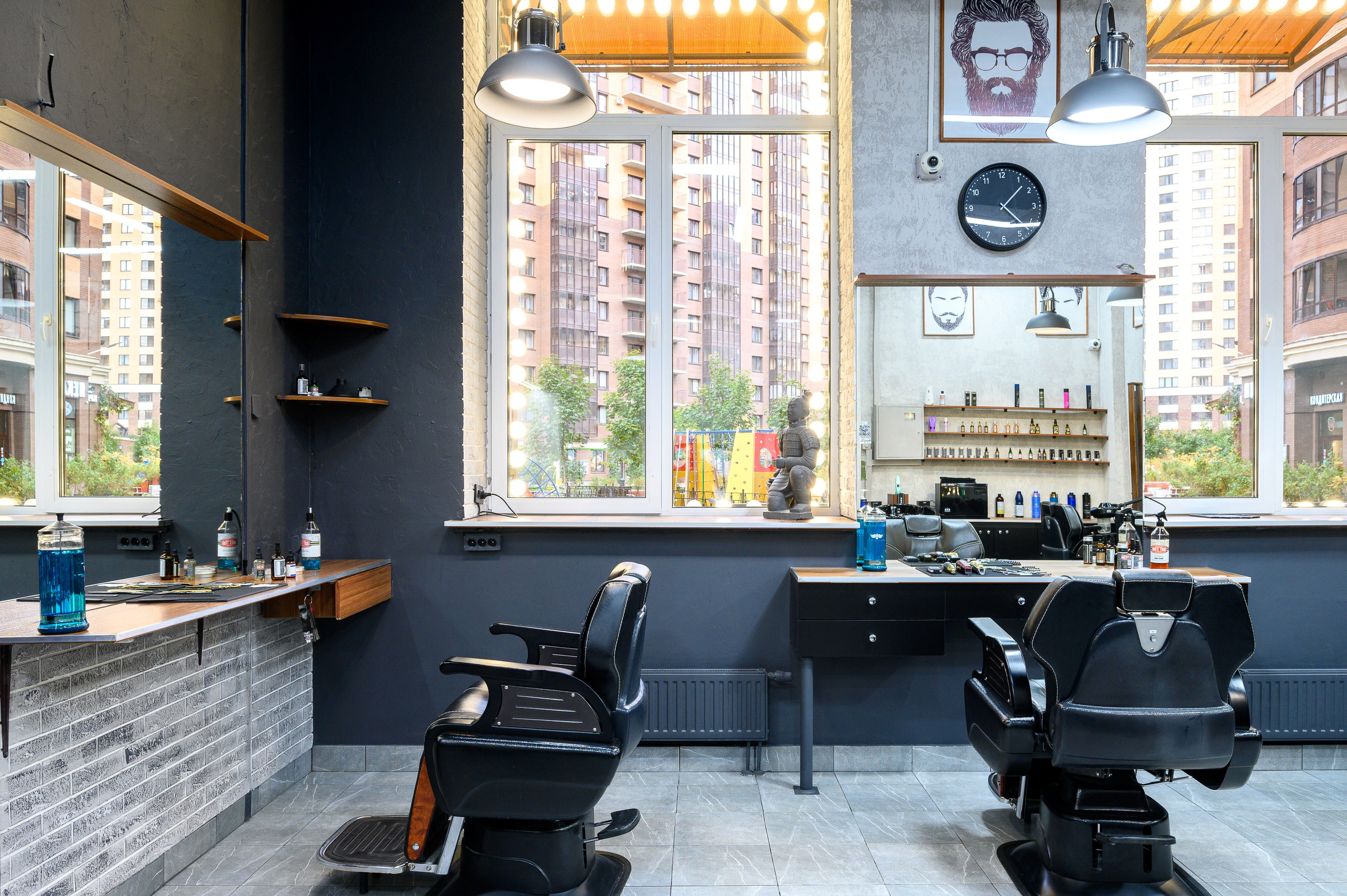 Студия стрижки TOPHAIR. Интерьерный фотограф. Фото- видеосъемка недвижимости Санкт-Петербург