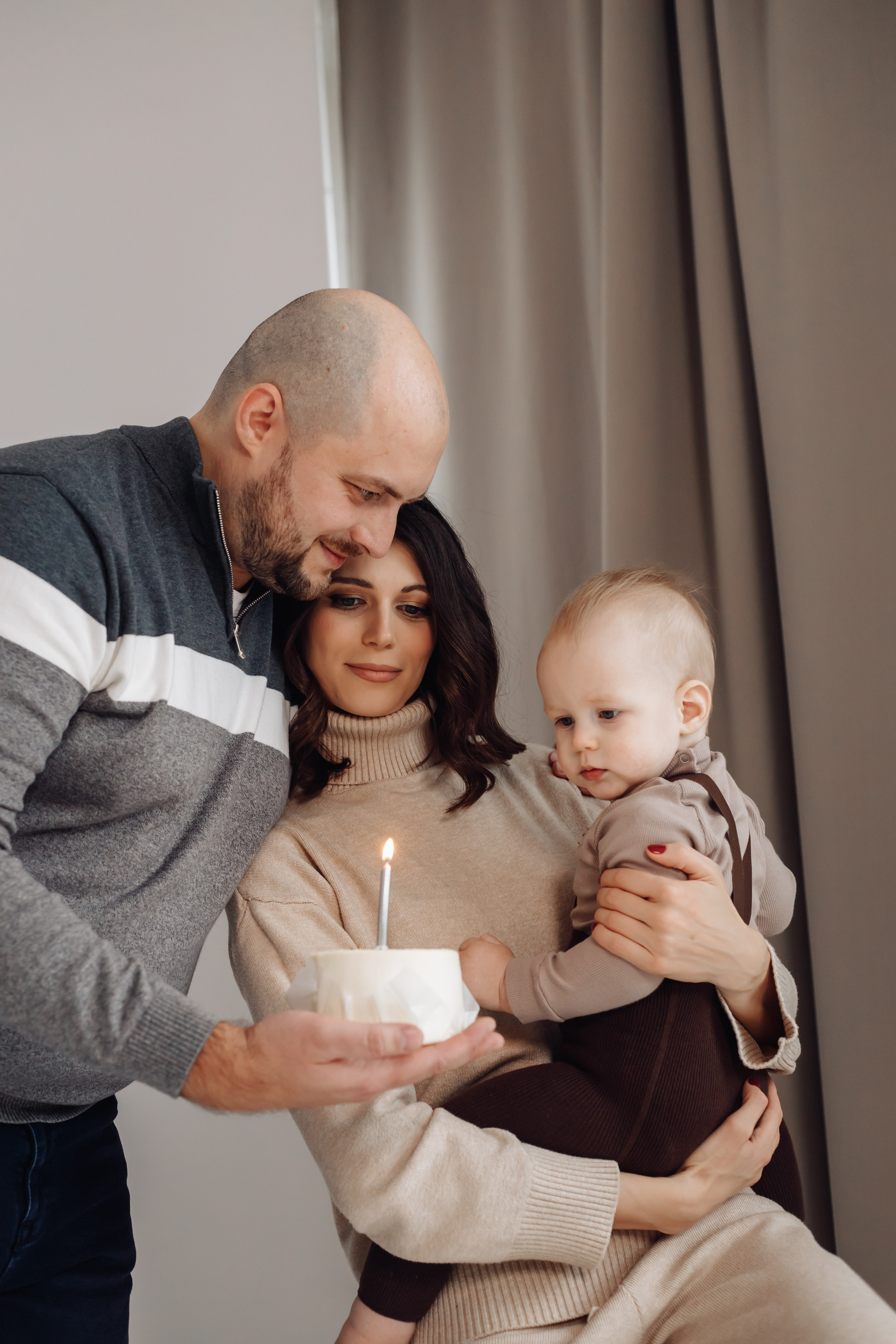 Семейная фотосессия в студии. Свадебный и семейный фотограф в Краснодарском крае Мария Данилкина