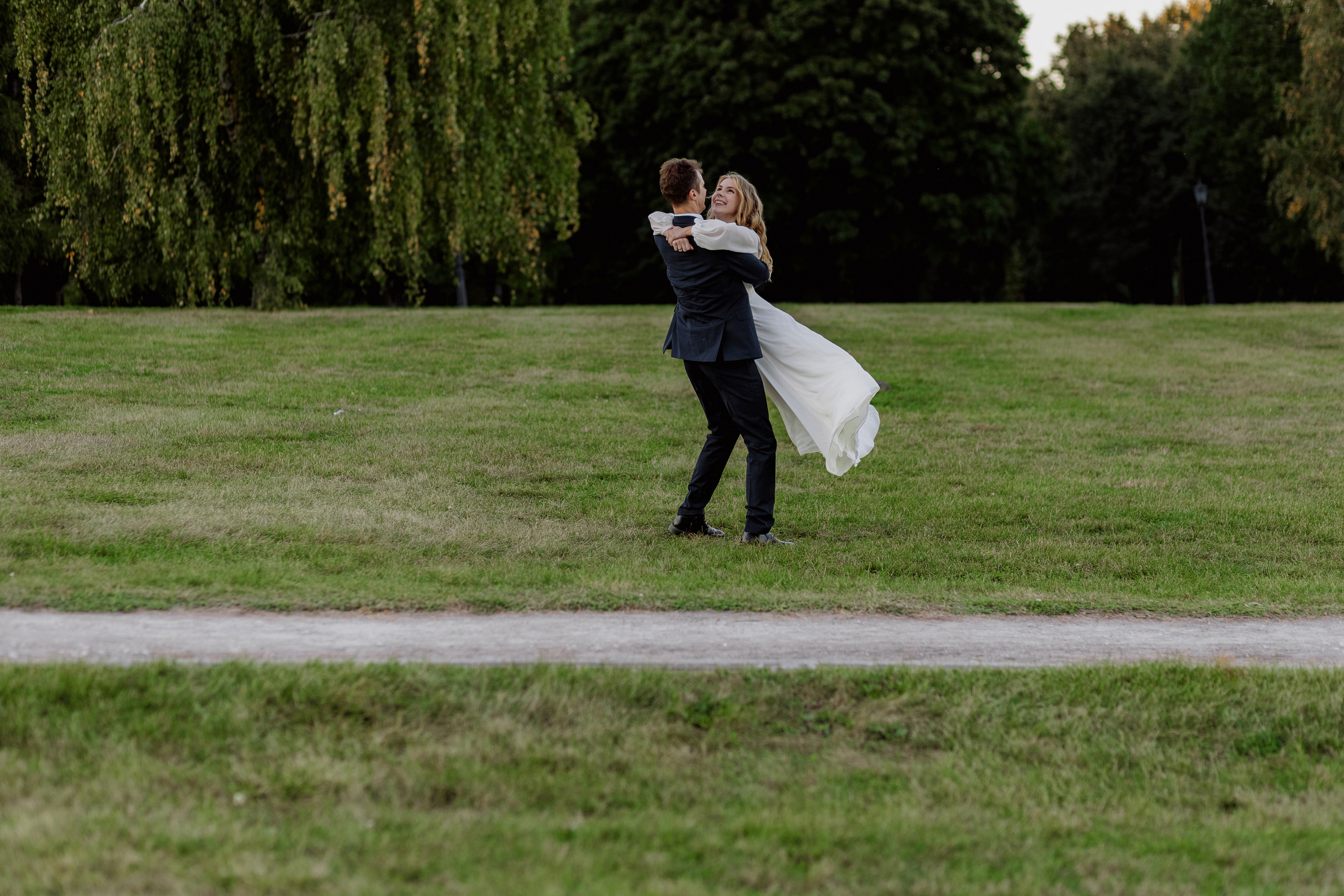 Свадебная фотосъёмка. Шипиловский ЗАГС, парк Коломенское. Портретный и семейный фотограф в Москве Мария Рослякова