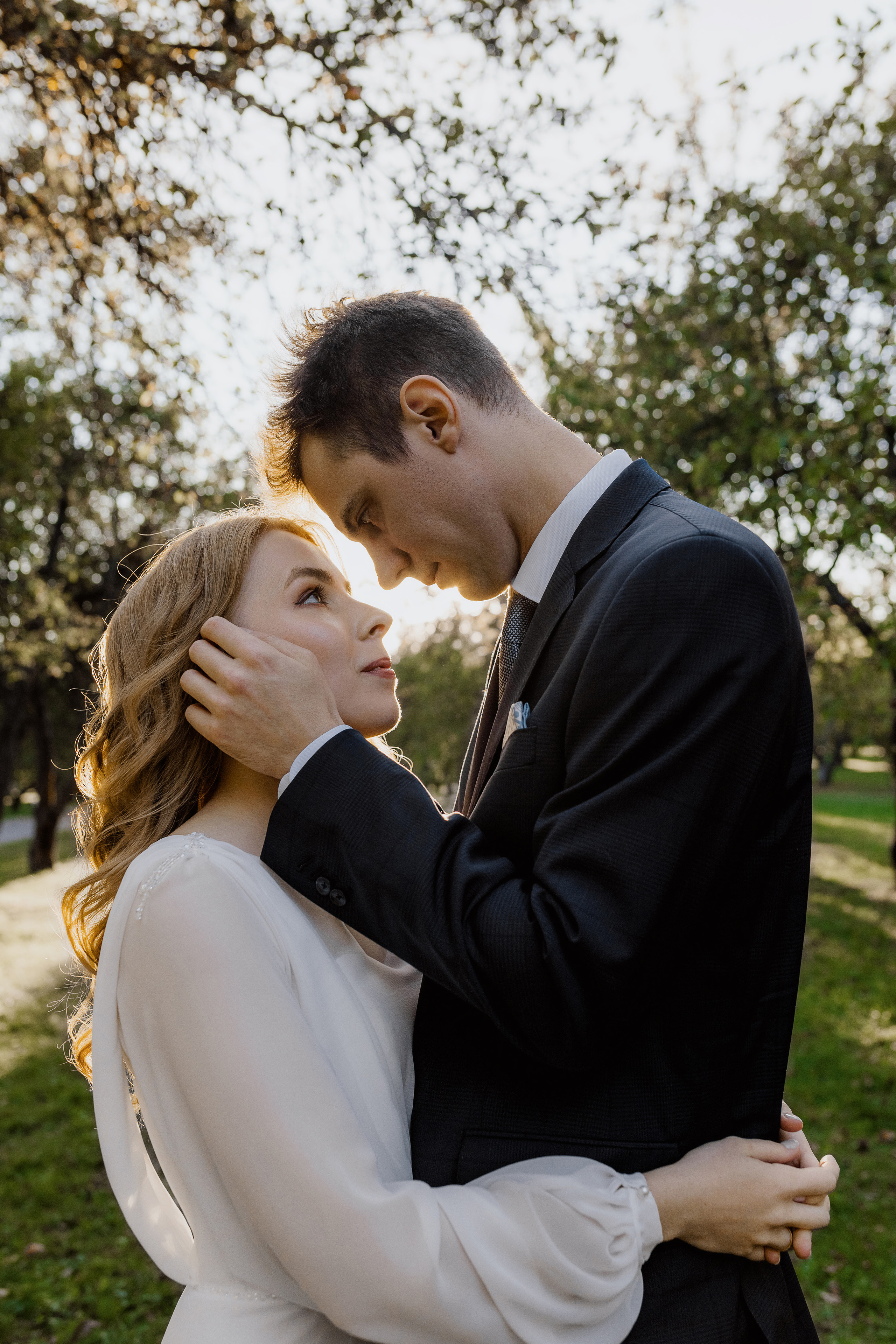 Свадебная фотосъёмка. Шипиловский ЗАГС, парк Коломенское. Портретный и семейный фотограф в Москве Мария Рослякова