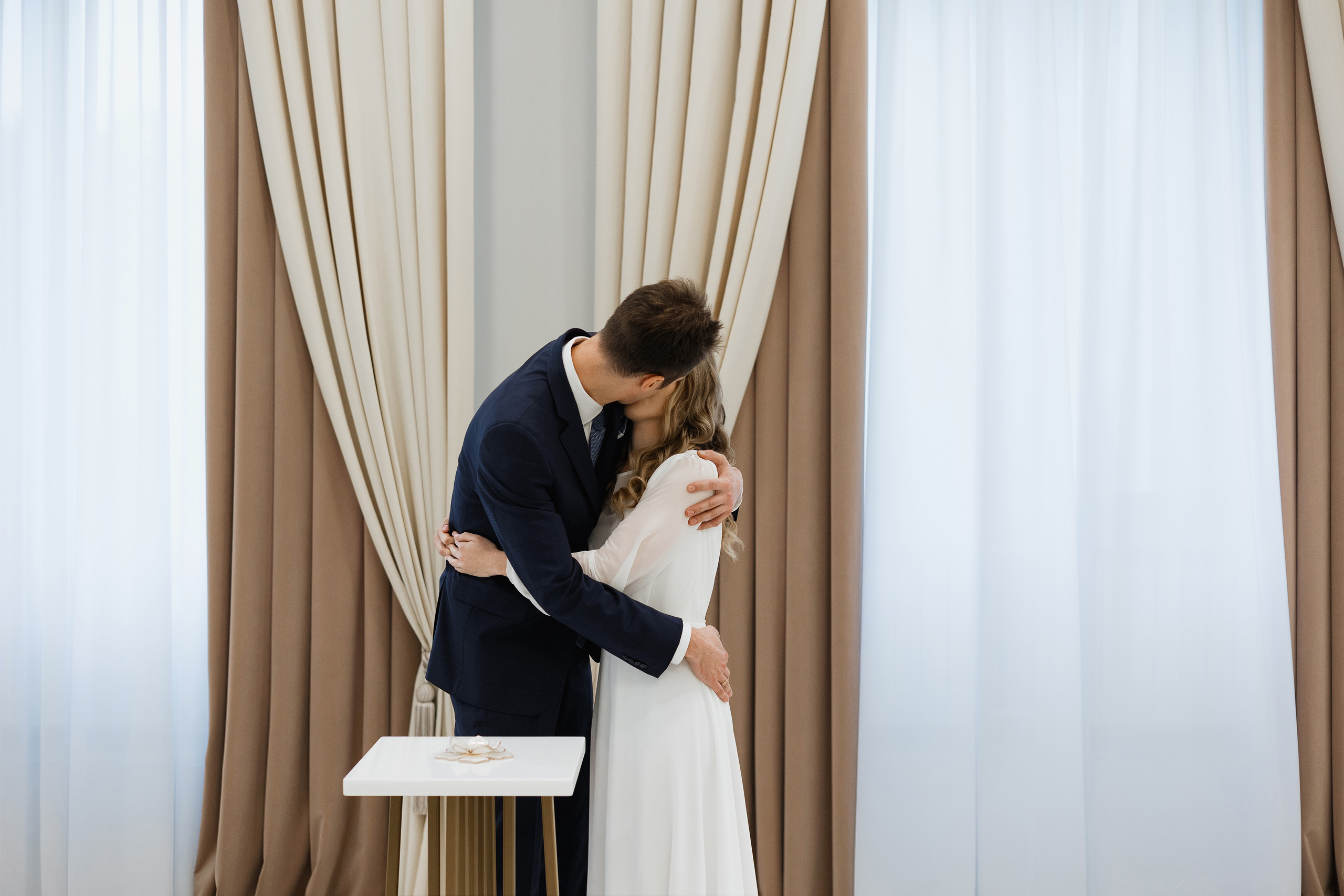 Свадебная фотосъёмка. Шипиловский ЗАГС, парк Коломенское. Портретный и семейный фотограф в Москве Мария Рослякова