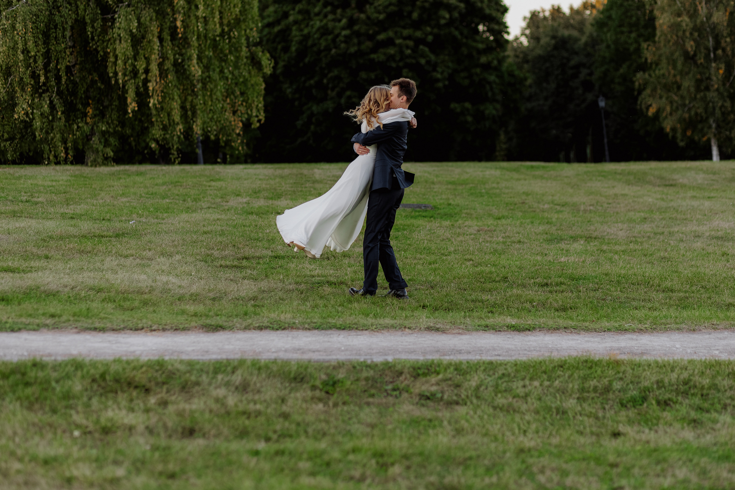 Свадебная фотосъёмка. Шипиловский ЗАГС, парк Коломенское. Портретный и семейный фотограф в Москве Мария Рослякова