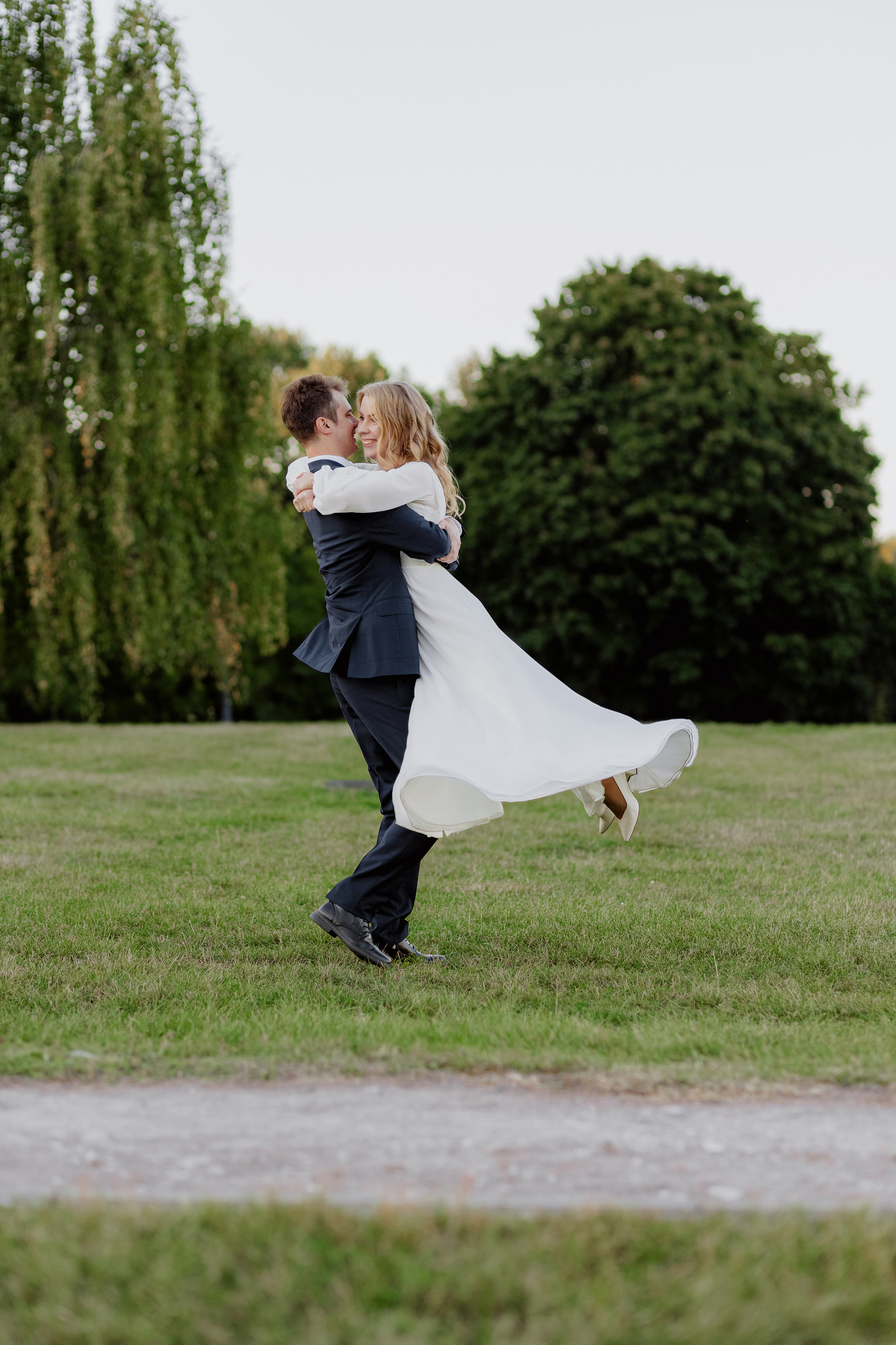 Свадебная фотосъёмка. Шипиловский ЗАГС, парк Коломенское. Портретный и семейный фотограф в Москве Мария Рослякова