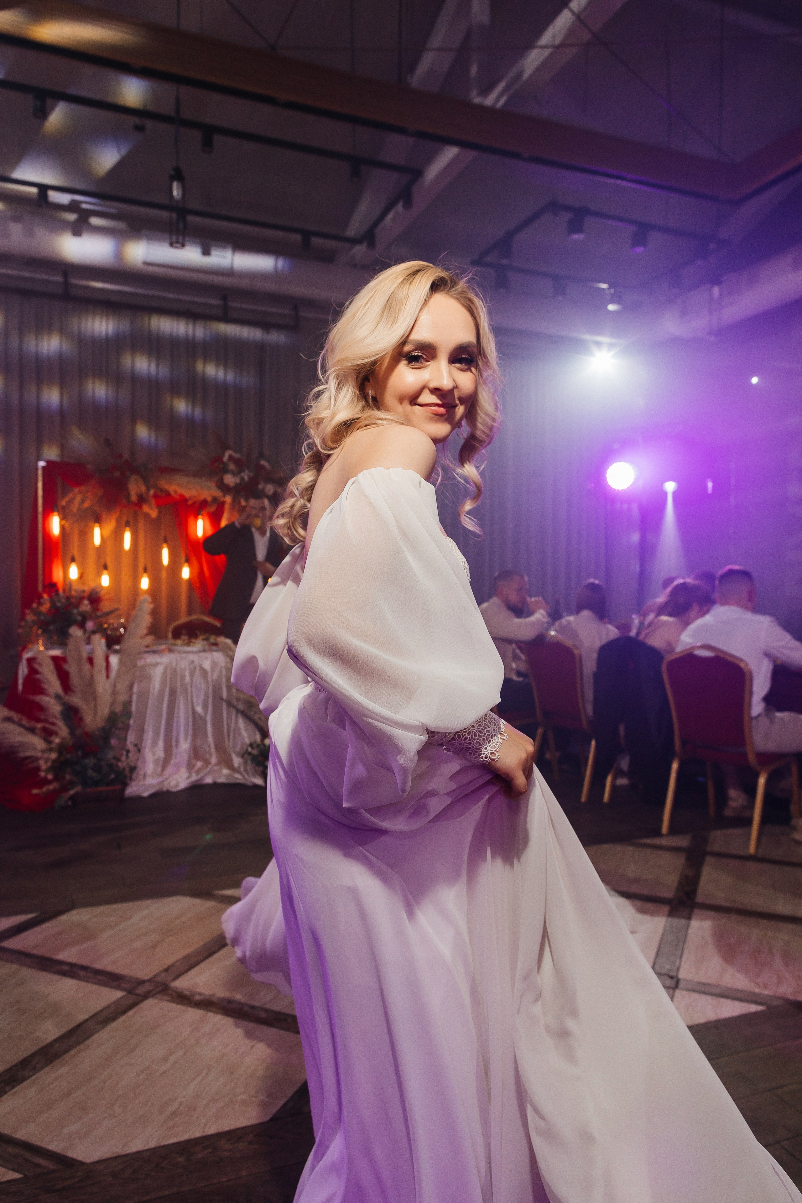 Грандиозное свадебное событие в уютном ресторане. Олег Сверчков | Свадебный фотограф Вологда