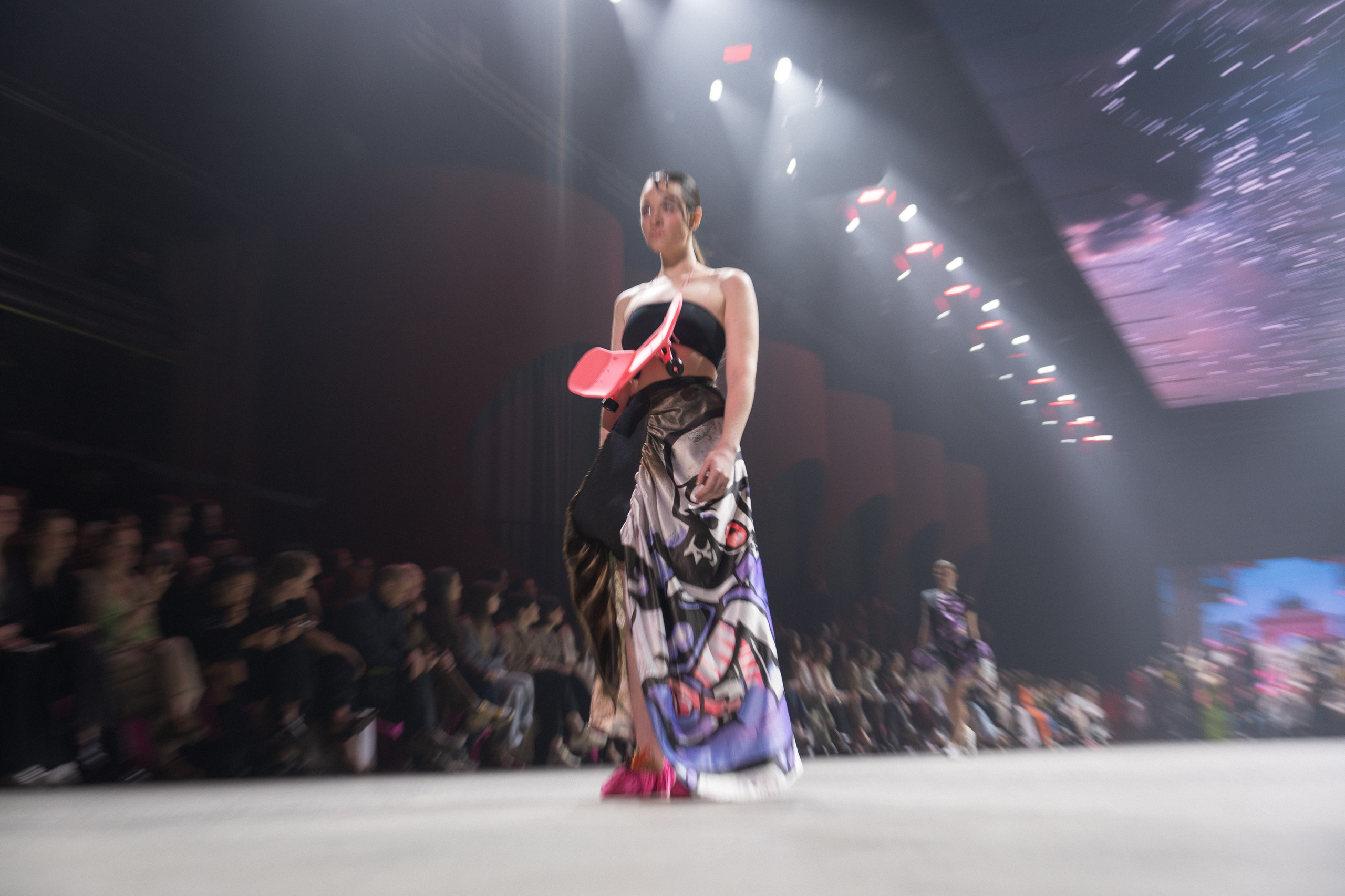 Показ Школы дизайна НИУ ВШЭ. Фотограф Николай Прокофьев модельные тесты в Москве