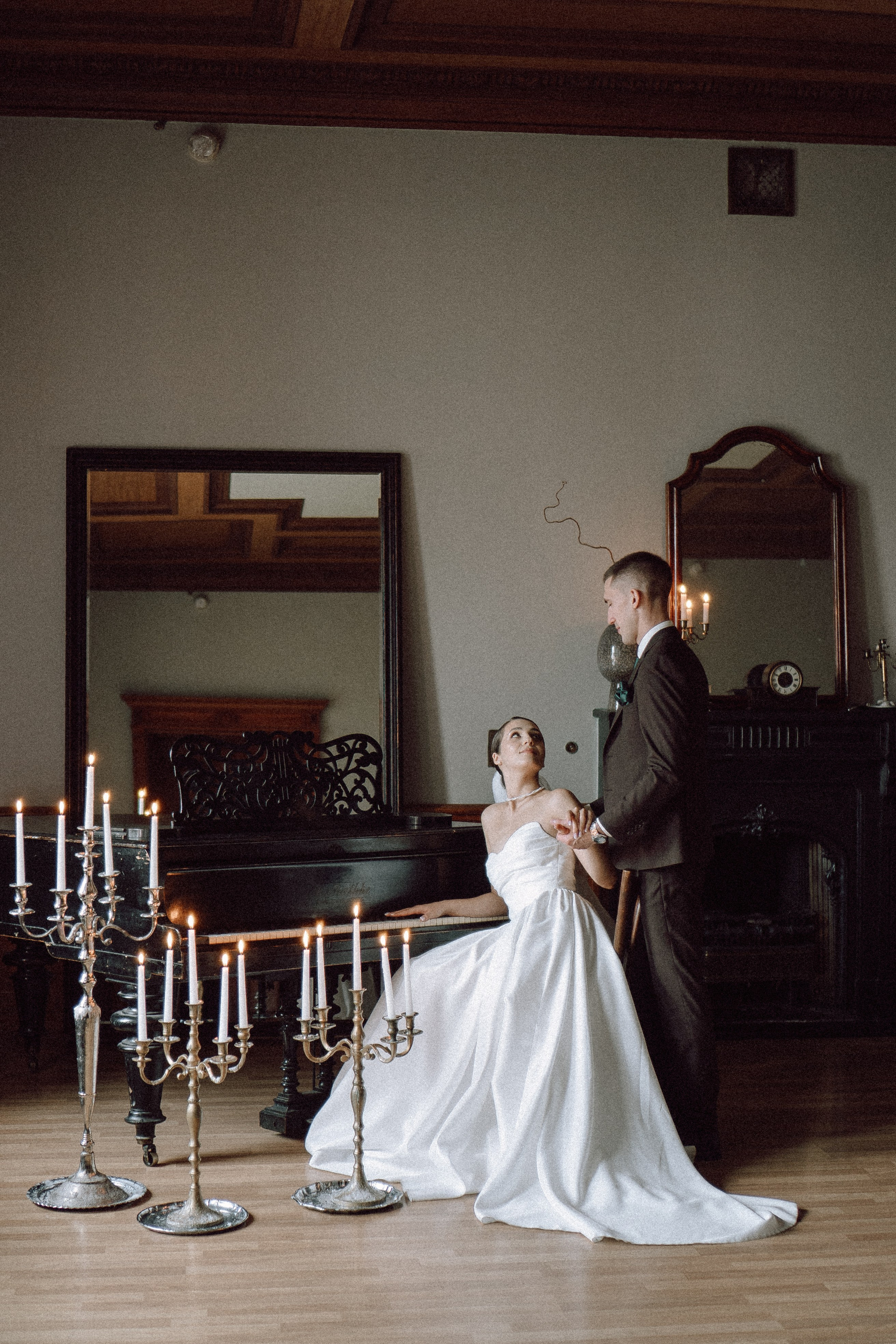 СВАДЕБНАЯ ПРОГУЛКА В САНТК-ПЕТЕРБУРГЕ (ИСАКИЕВСКИЙ СОБОР, ЗИМНЯЯ КАНАВКА, ЭРМИТАЖ И БОЛЬШАЯ МОРСКАЯ УЛИЦА). Профессиональный фотограф, Санкт-Петербург — Виктория Богомолова