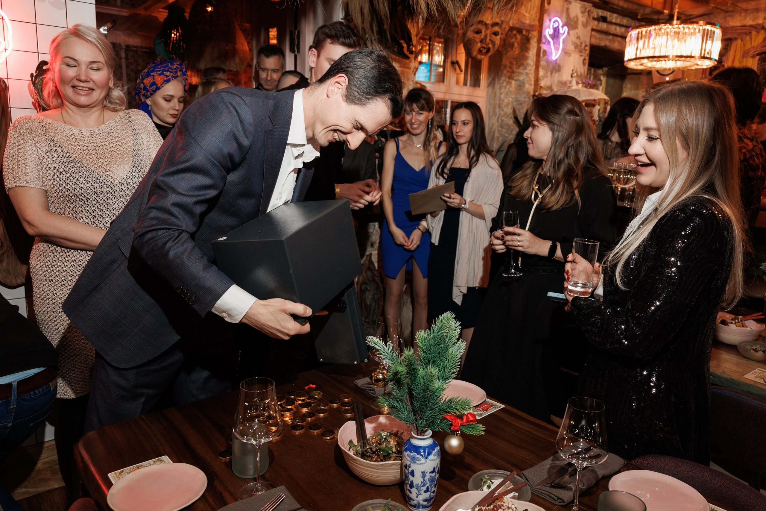 Новогодний корпоратив в Villa Mr Pinky. Фотограф в Санкт-Петербурге — Сергей Петров