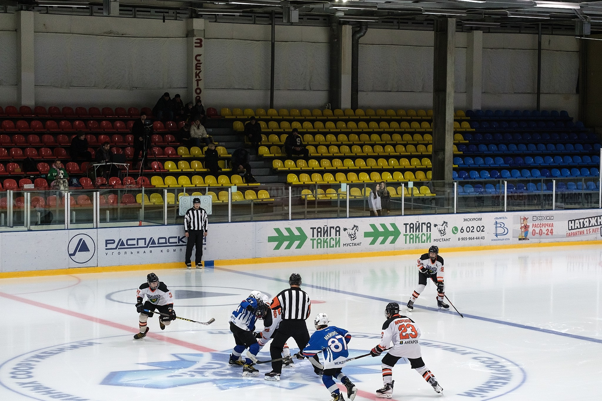 Хоккейный матч Вымпел-2011 (Междуреченск) vs Ермак (Ангарск) — фотограф в Междуреченске Никита Максимов