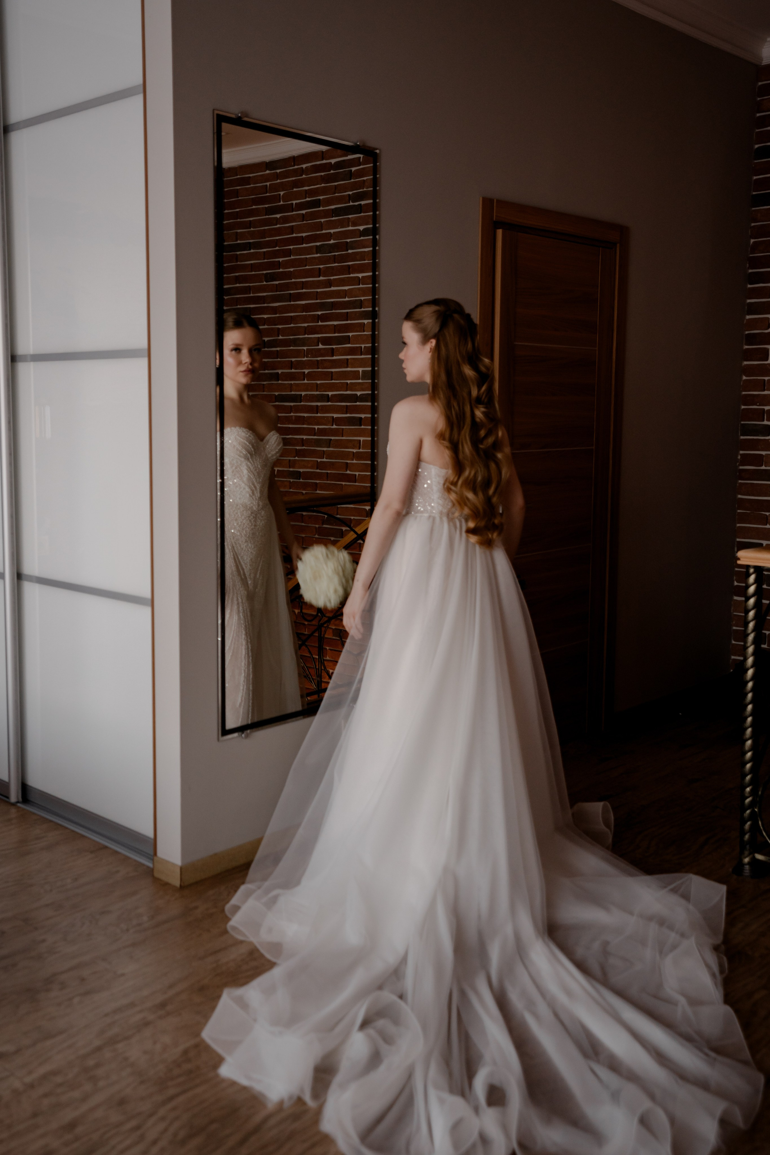 СВАДЕБНАЯ СЬЕМКА СБОРОВ В ОТЕЛЕ И ВЫЕЗД НА ЦЕРЕМОНИЮ (СНЯТО В СИБИРЕ В НИЖНЕВАРТОВСКЕ)М. Профессиональный фотограф, Санкт-Петербург — Виктория Богомолова