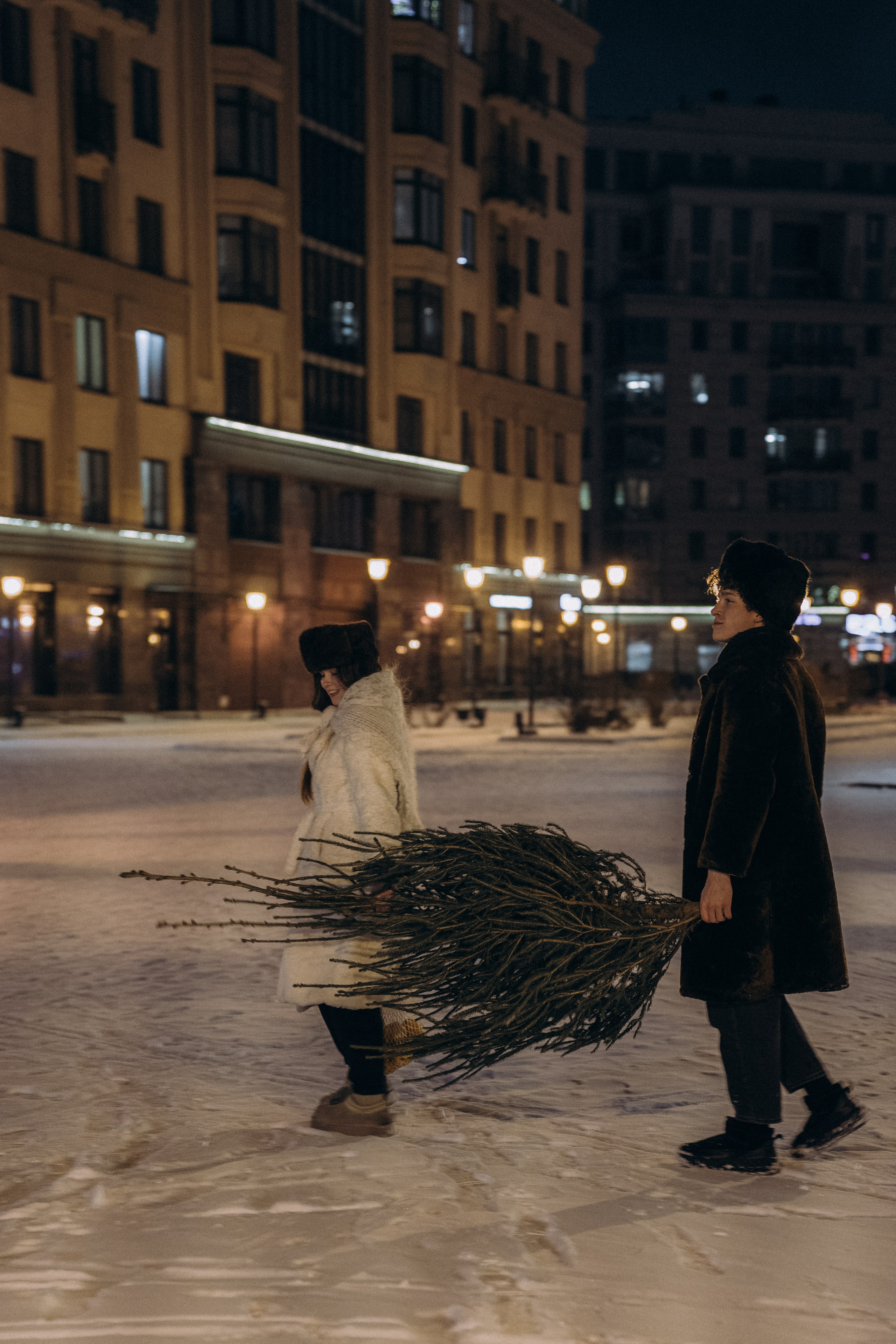 НОВОГОДНЯЯ ПРОГУЛКА ПАРЫ ПО ЧЕРНЫШЕВСКОЙ ПЕРЕД НОВЫМ ГОДОМ. Профессиональный фотограф, Санкт-Петербург — Виктория Богомолова