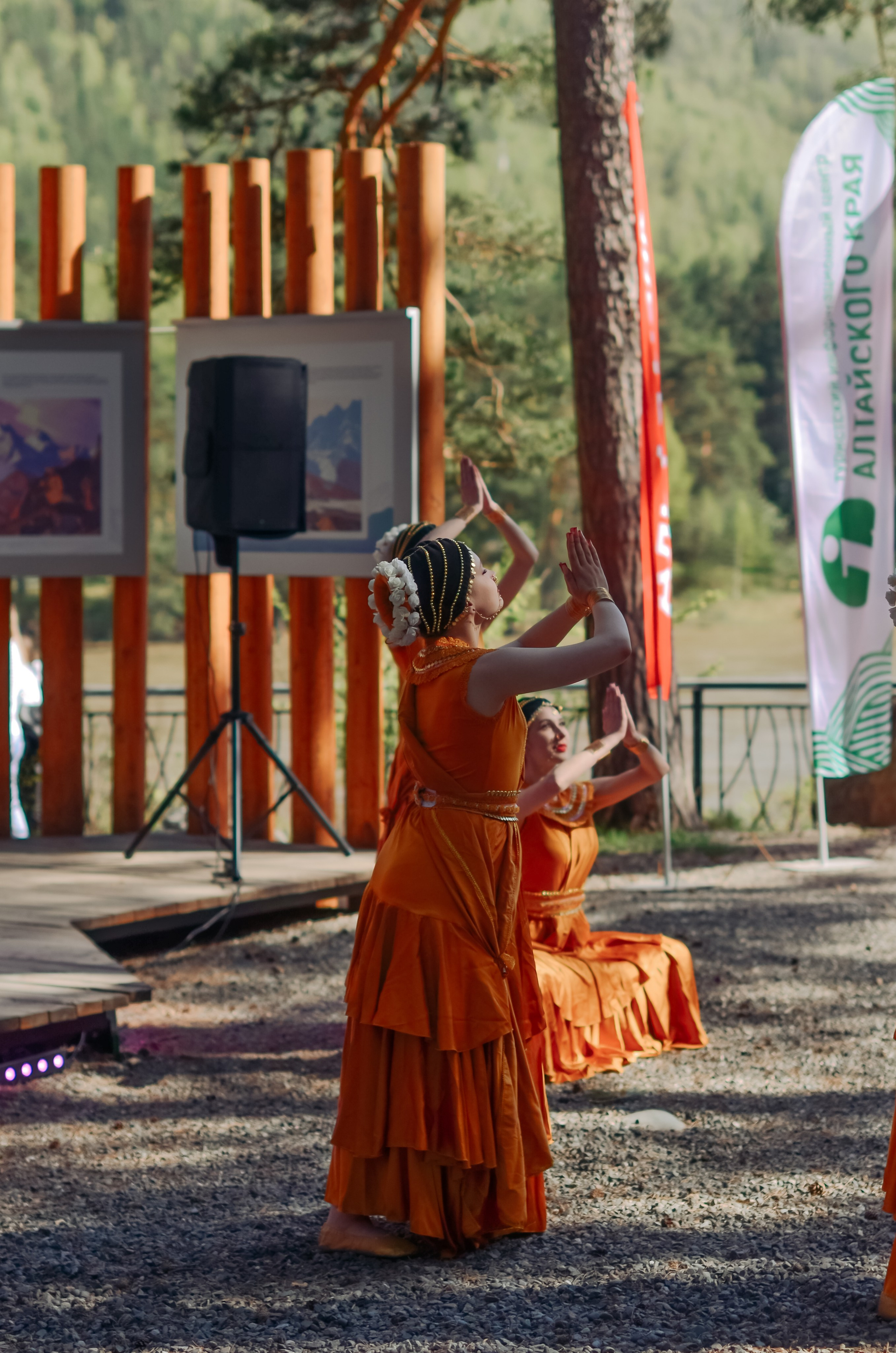 Фестиваль «Цветение Маральника на Алтае 2025». Фоторепортаж. Денисова Аля — фотограф для парных съемок и индивидуальных историй в Барнауле