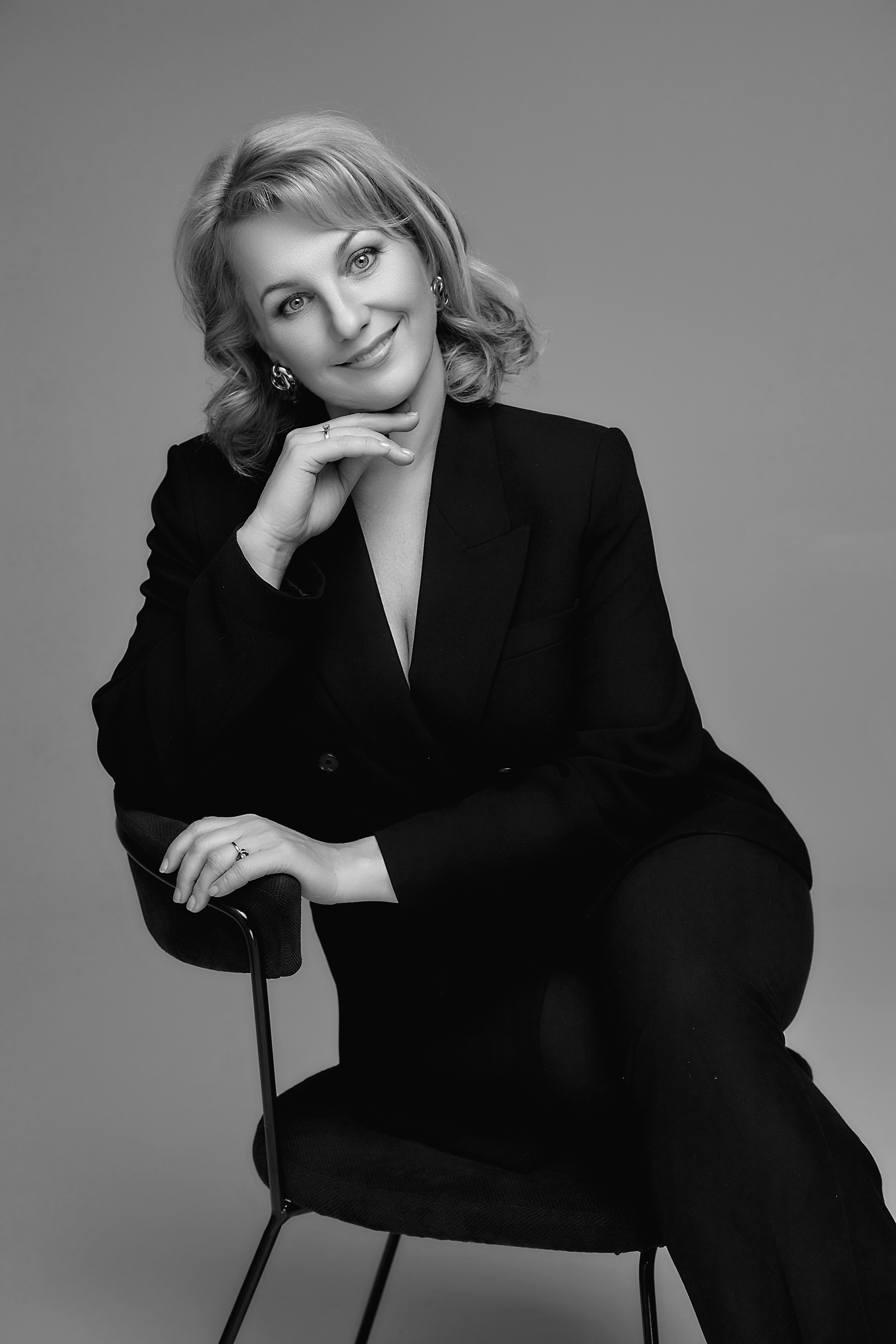 Портретная фотосессия на фонах. Фотограф в Минске Анна Кучинская