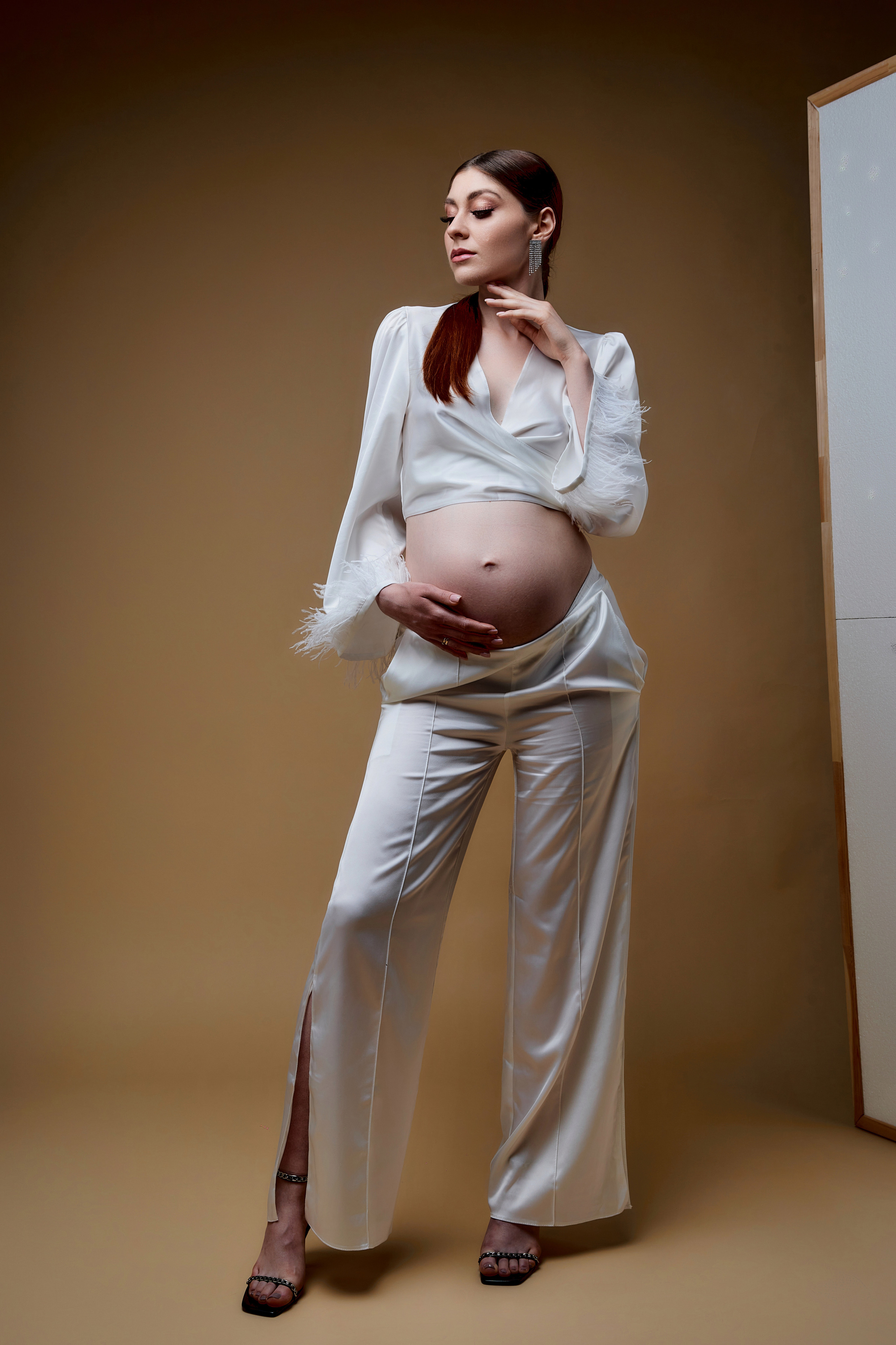 Беременность в студии. Фотограф в Минске Анна Кучинская