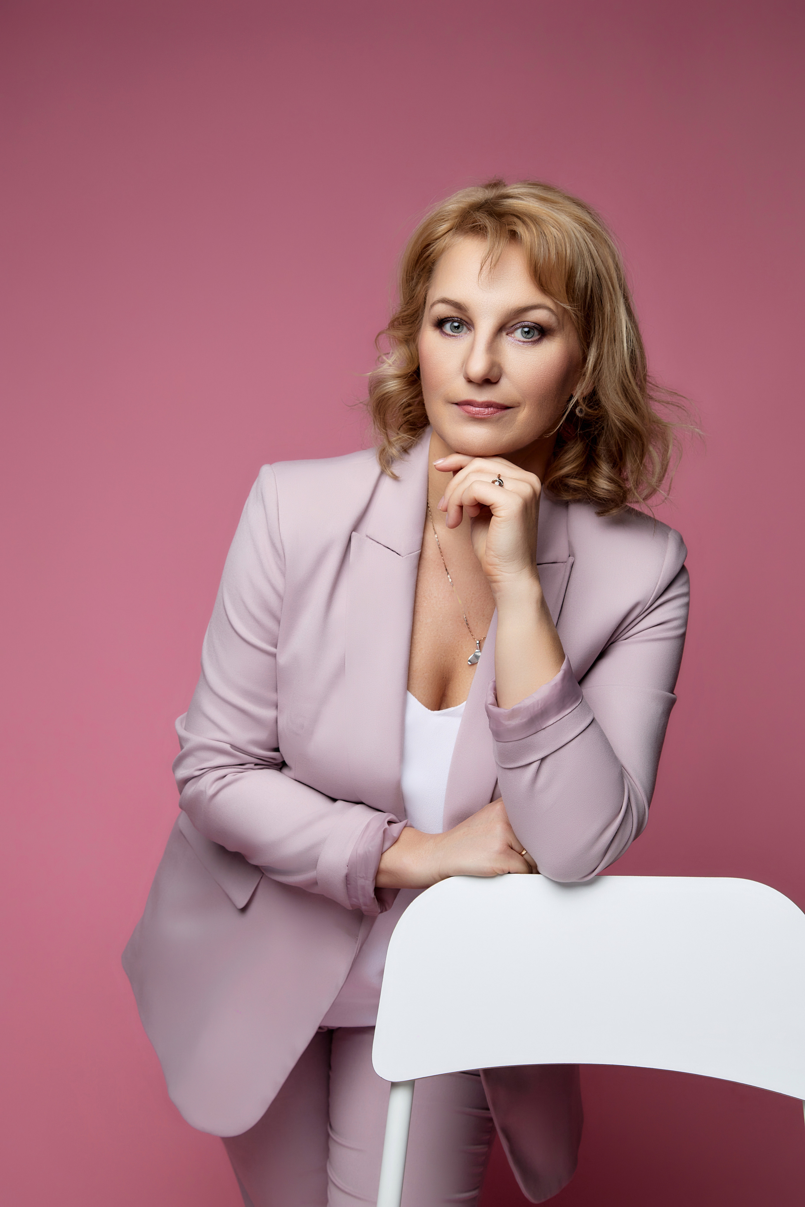 Портретная фотосессия на фонах. Фотограф в Минске Анна Кучинская