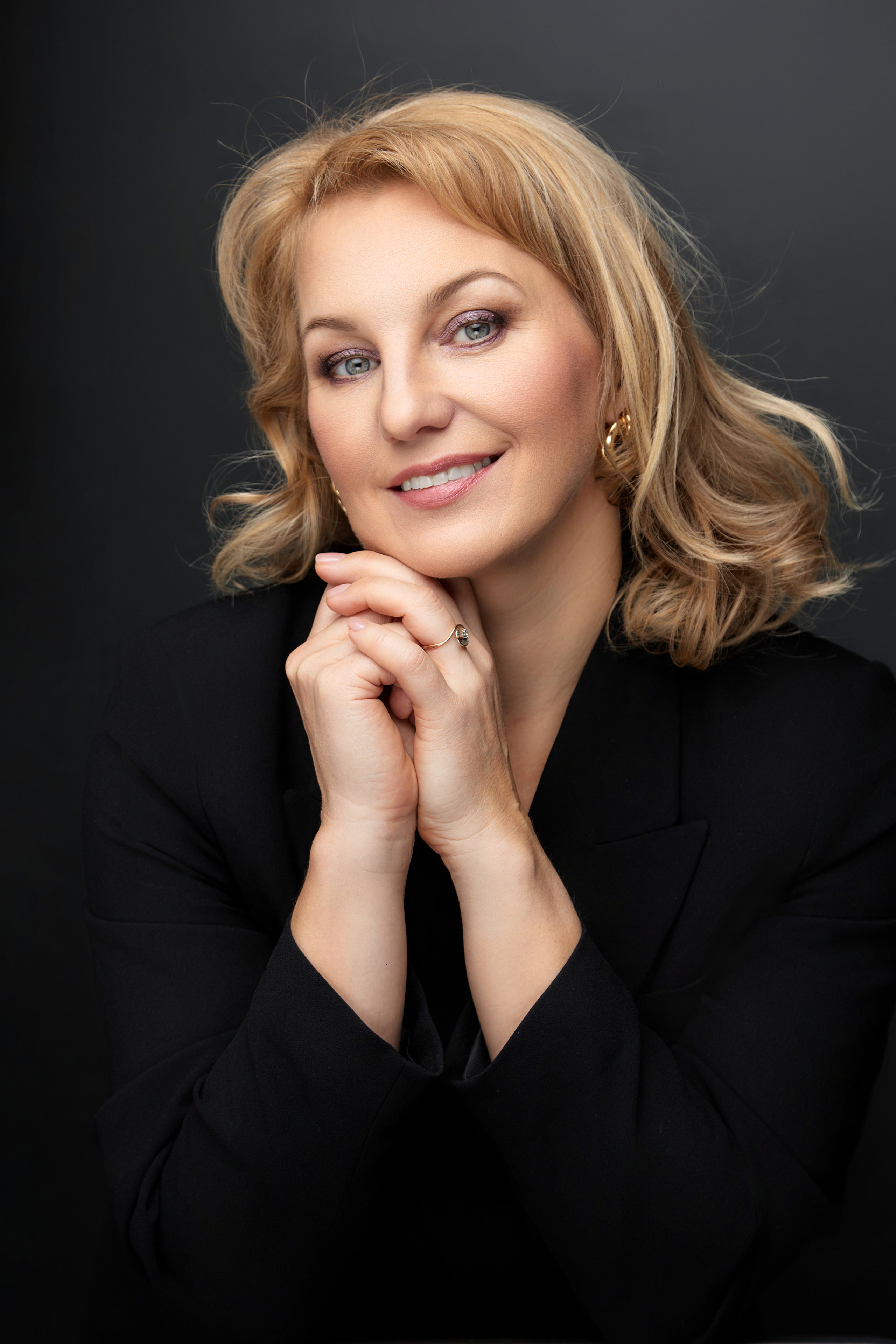 Портретная фотосессия на фонах. Фотограф в Минске Анна Кучинская