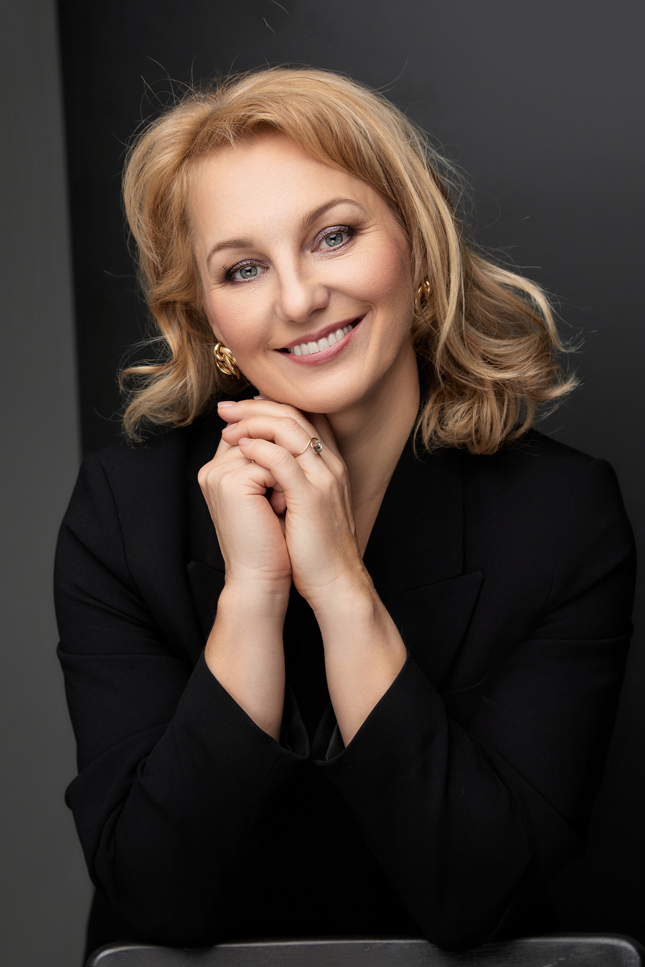 Портретная фотосессия на фонах. Фотограф в Минске Анна Кучинская