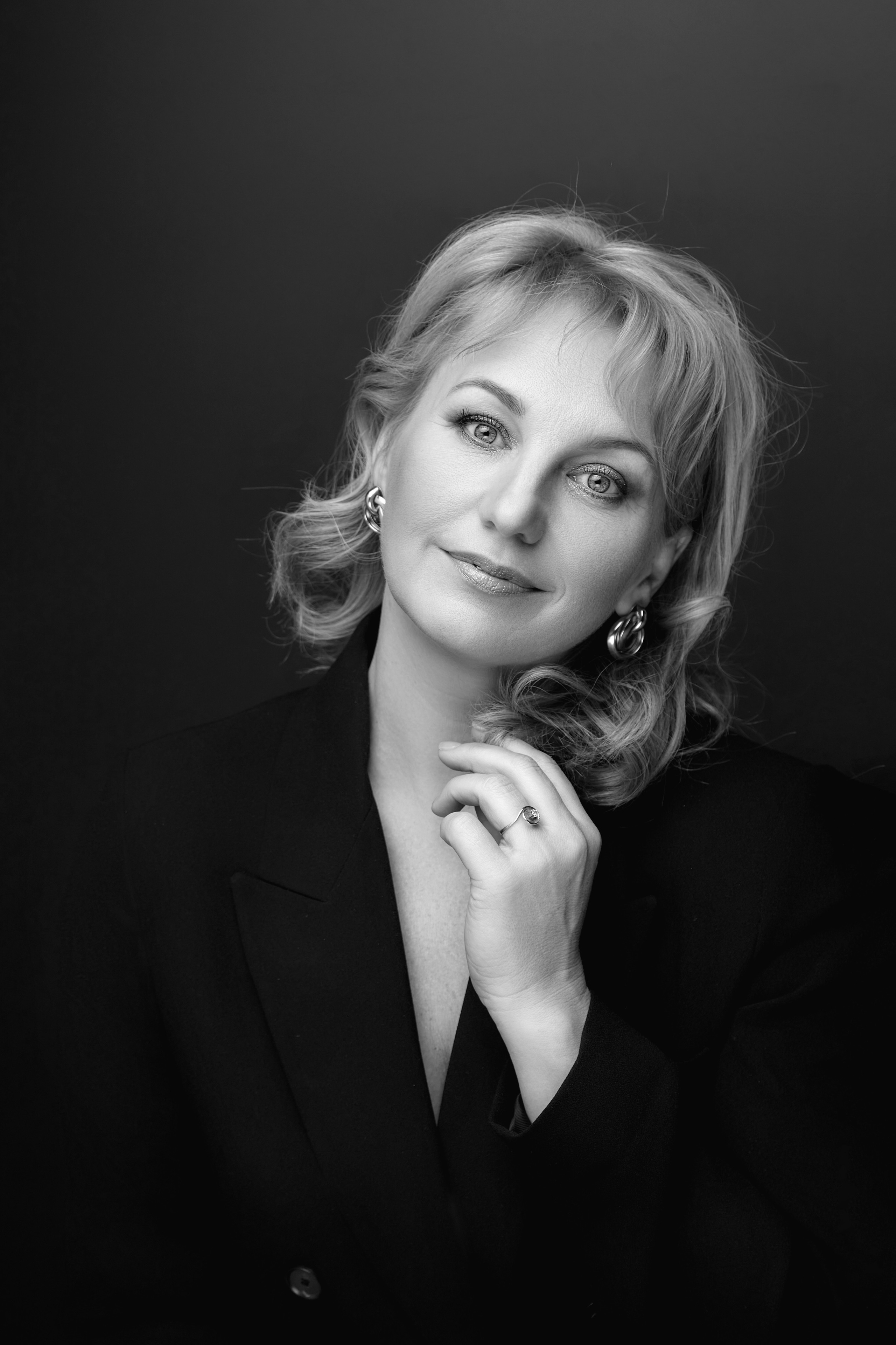 Портретная фотосессия на фонах. Фотограф в Минске Анна Кучинская