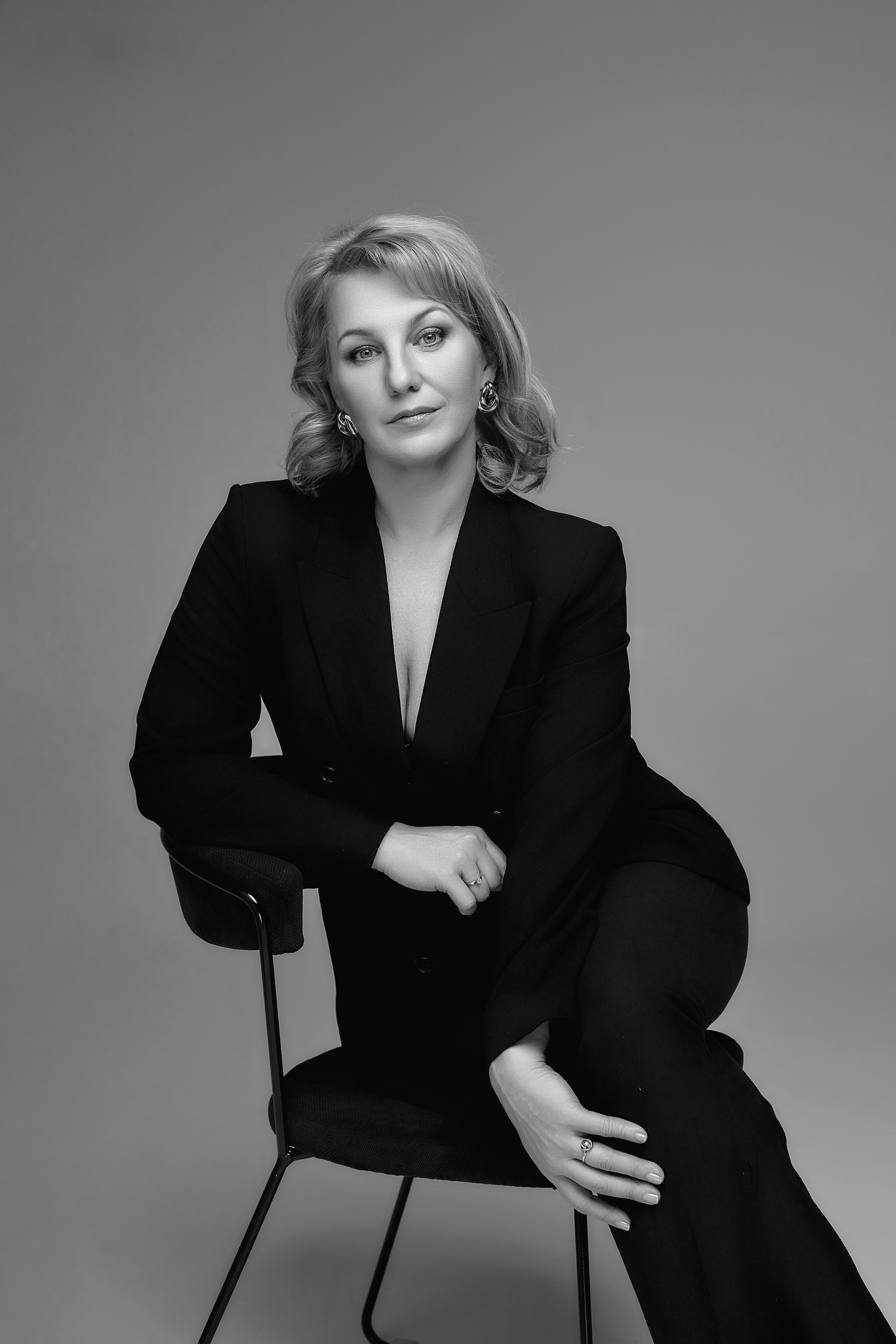 Портретная фотосессия на фонах. Фотограф в Минске Анна Кучинская