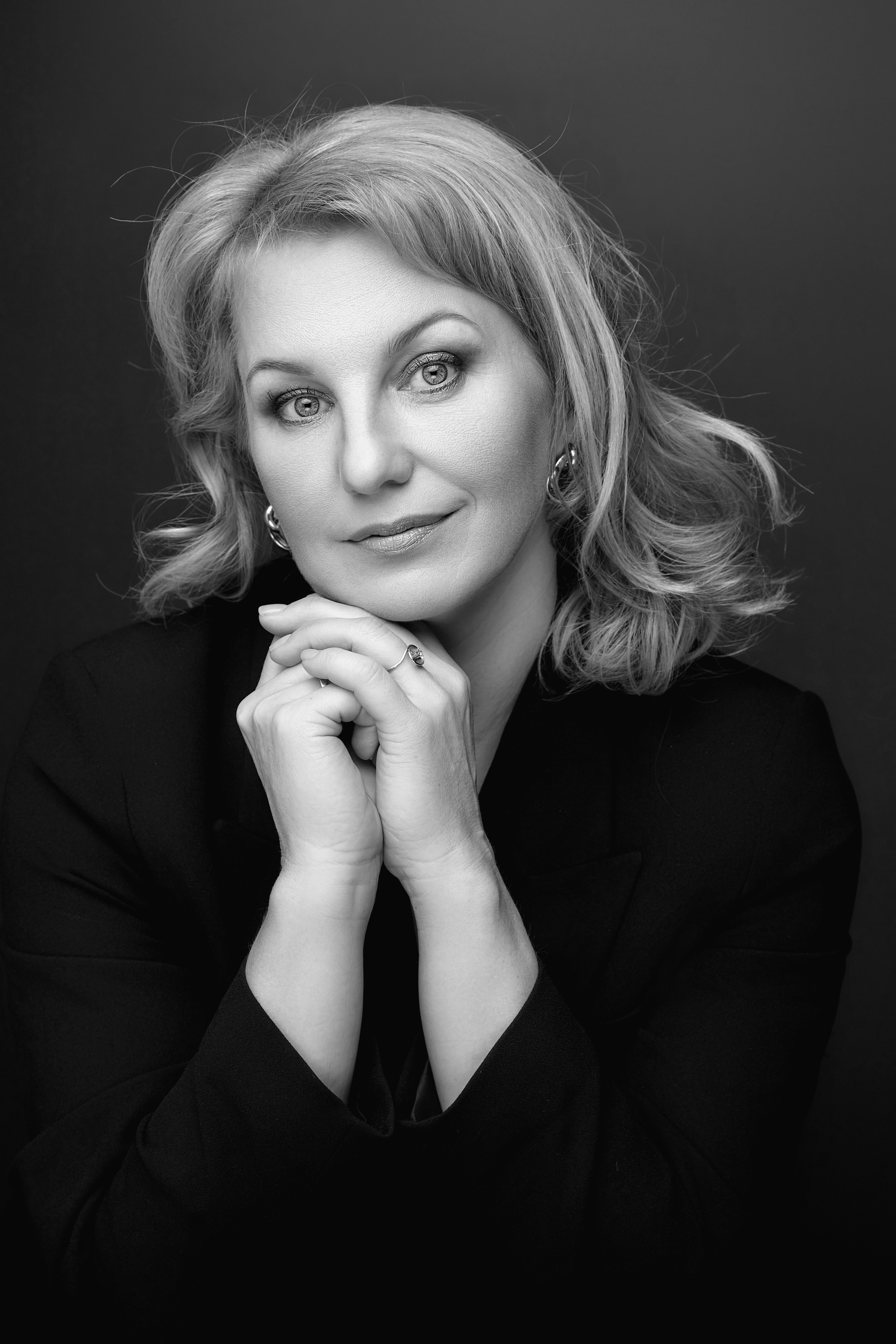 Портретная фотосессия на фонах. Фотограф в Минске Анна Кучинская