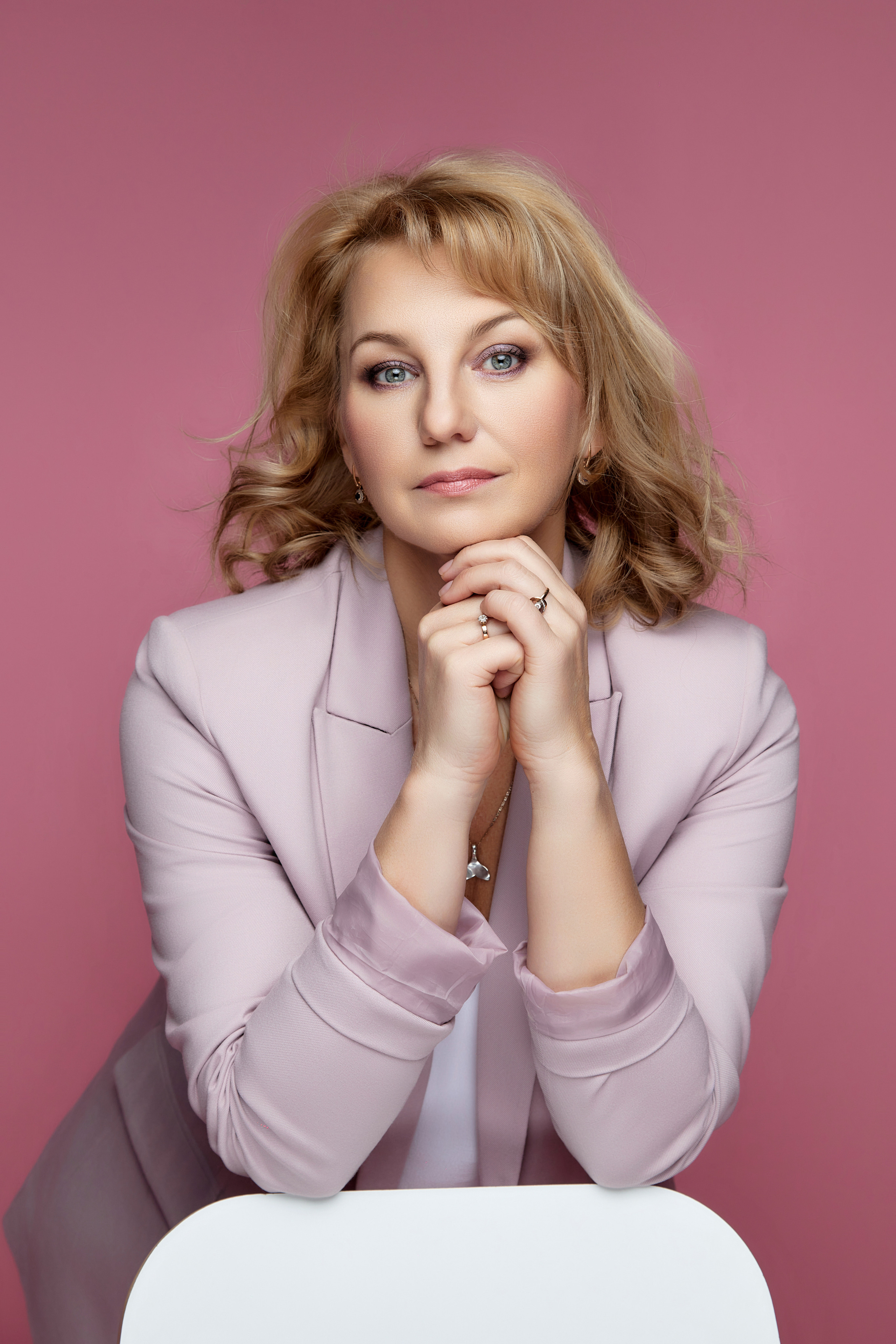 Портретная фотосессия на фонах. Фотограф в Минске Анна Кучинская