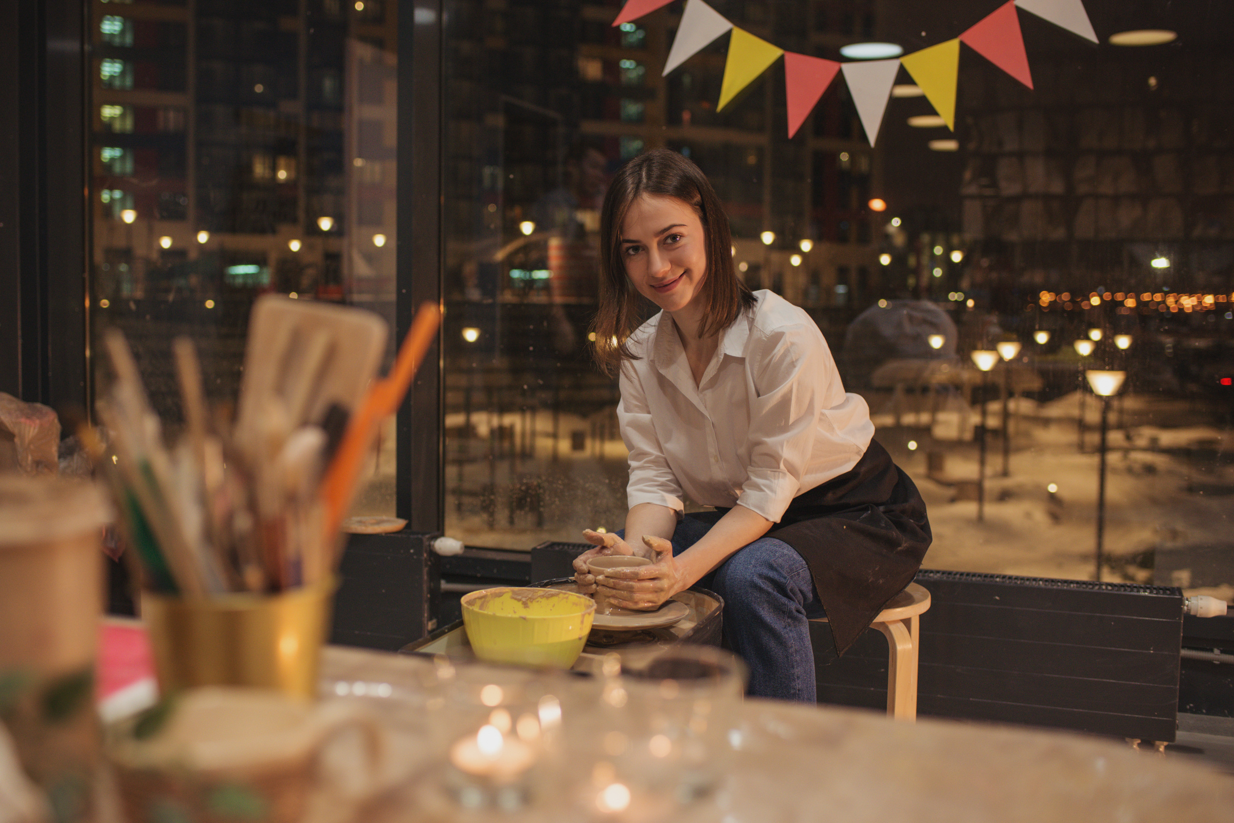 Лавстори в гончарной мастерской