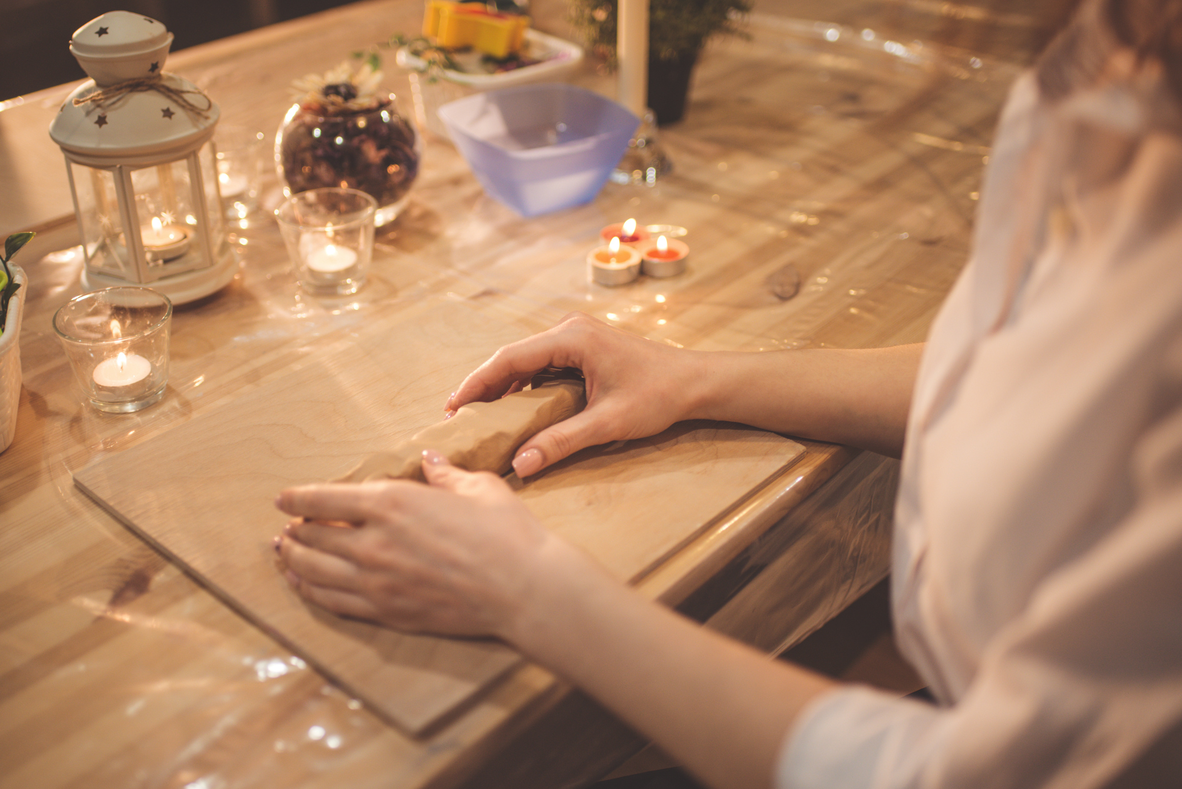 Лавстори в гончарной мастерской