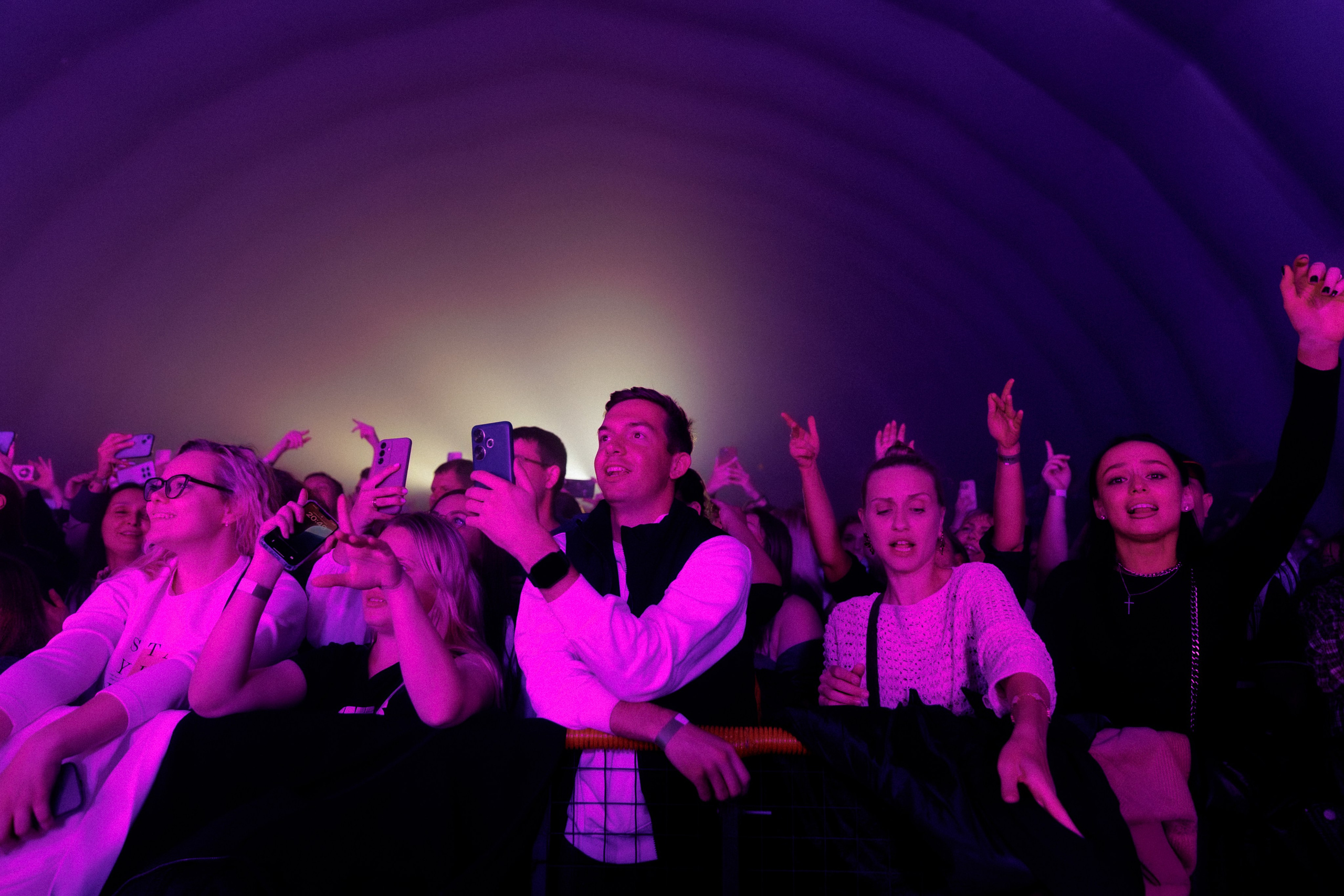 Фотоотчёт и репортаж с концерта группы GAYAZOV$ BROTHER$. Красильников Евгений — профессиональный фотограф в Ростове-на-Дону