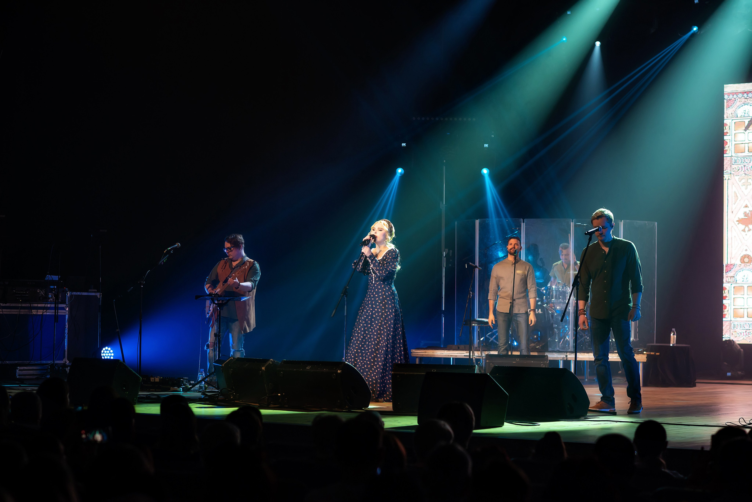 Концерт Пелагеи. Школьный, фэшн фотограф в Тюмени и в России Ирина Королева