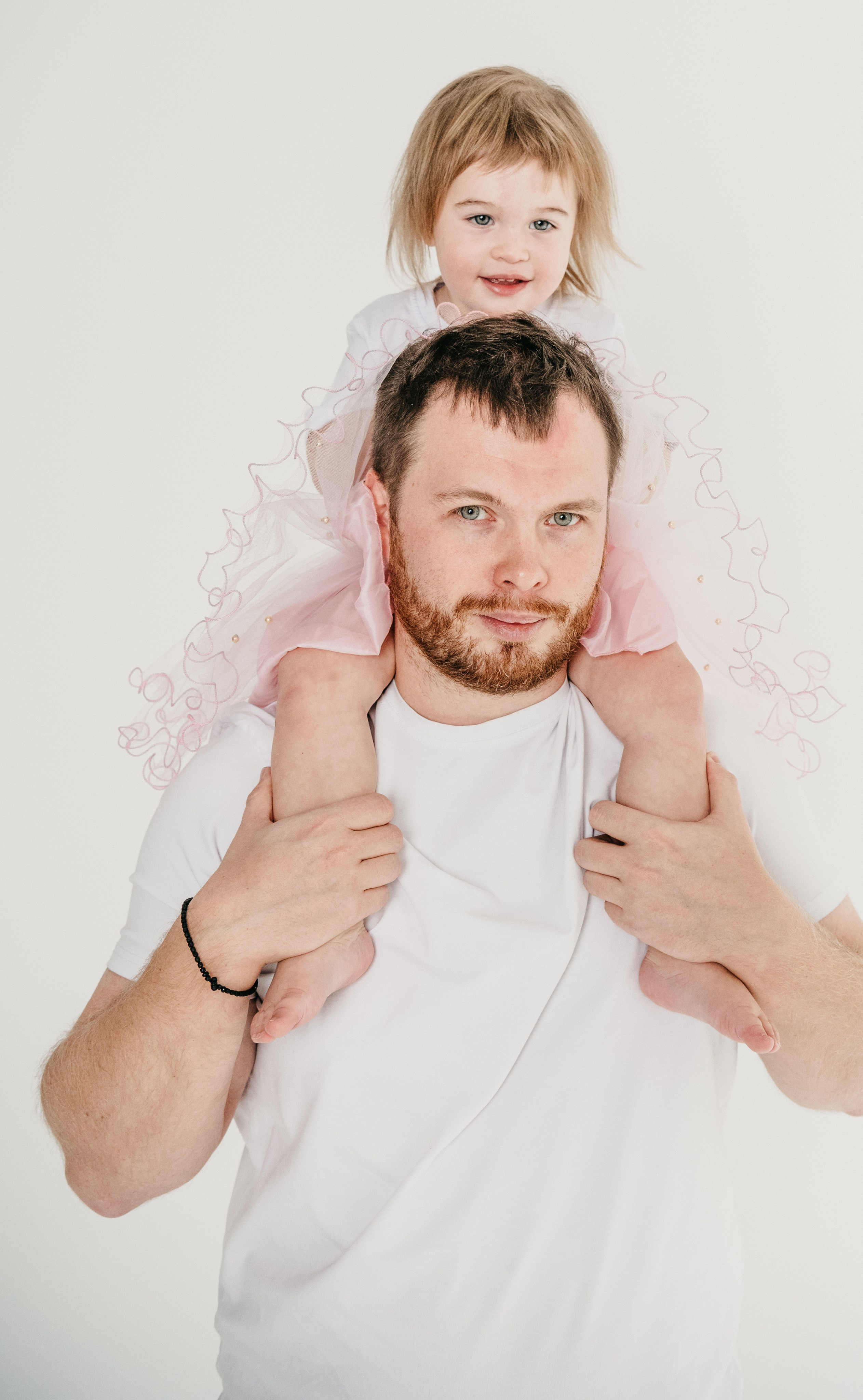 Есения с семьей. Фотограф на выписку из роддома в Москве и МО