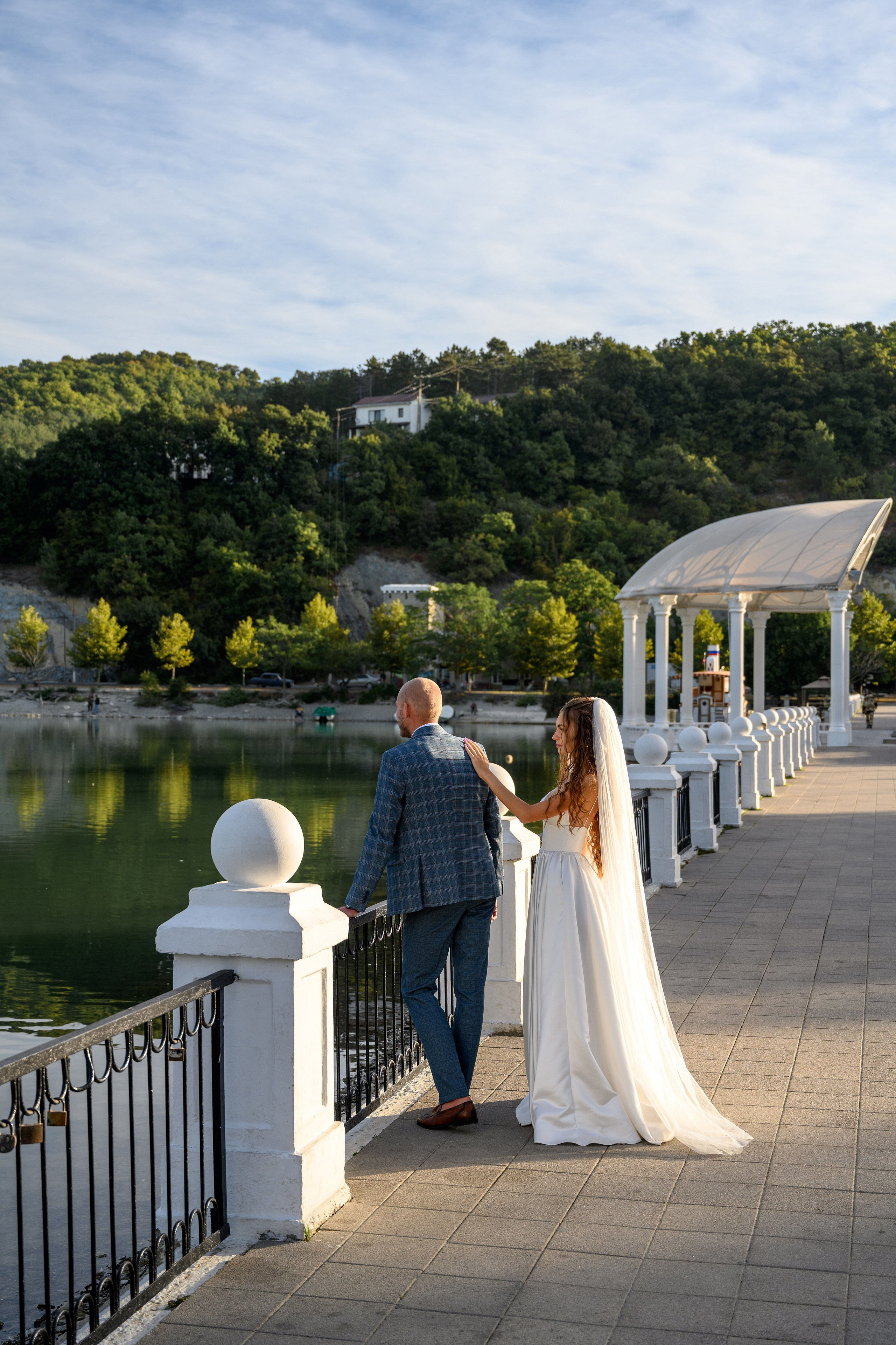Свадебная фотосесия в Абрау-Дюрсо. Свадебный и семейный фотограф в Краснодаре Владимир Курашев