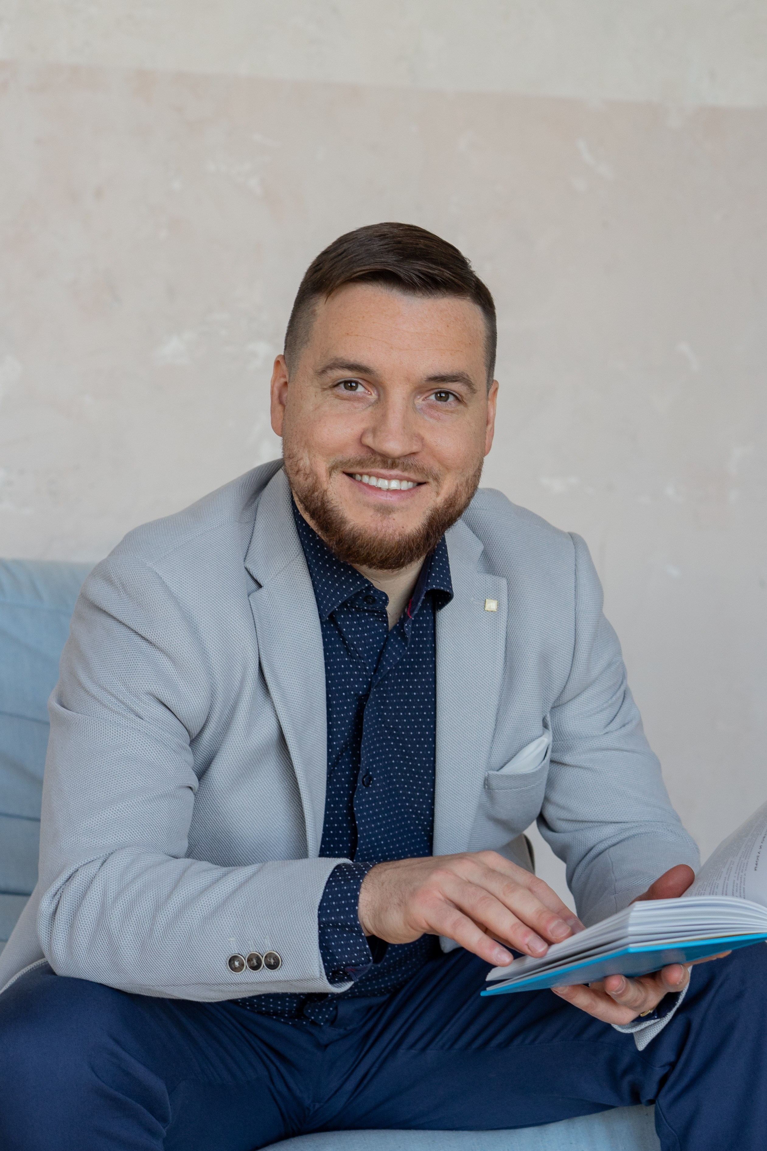 Виктор Хирург-эндокринолог. Фотограф Ольга Игорева