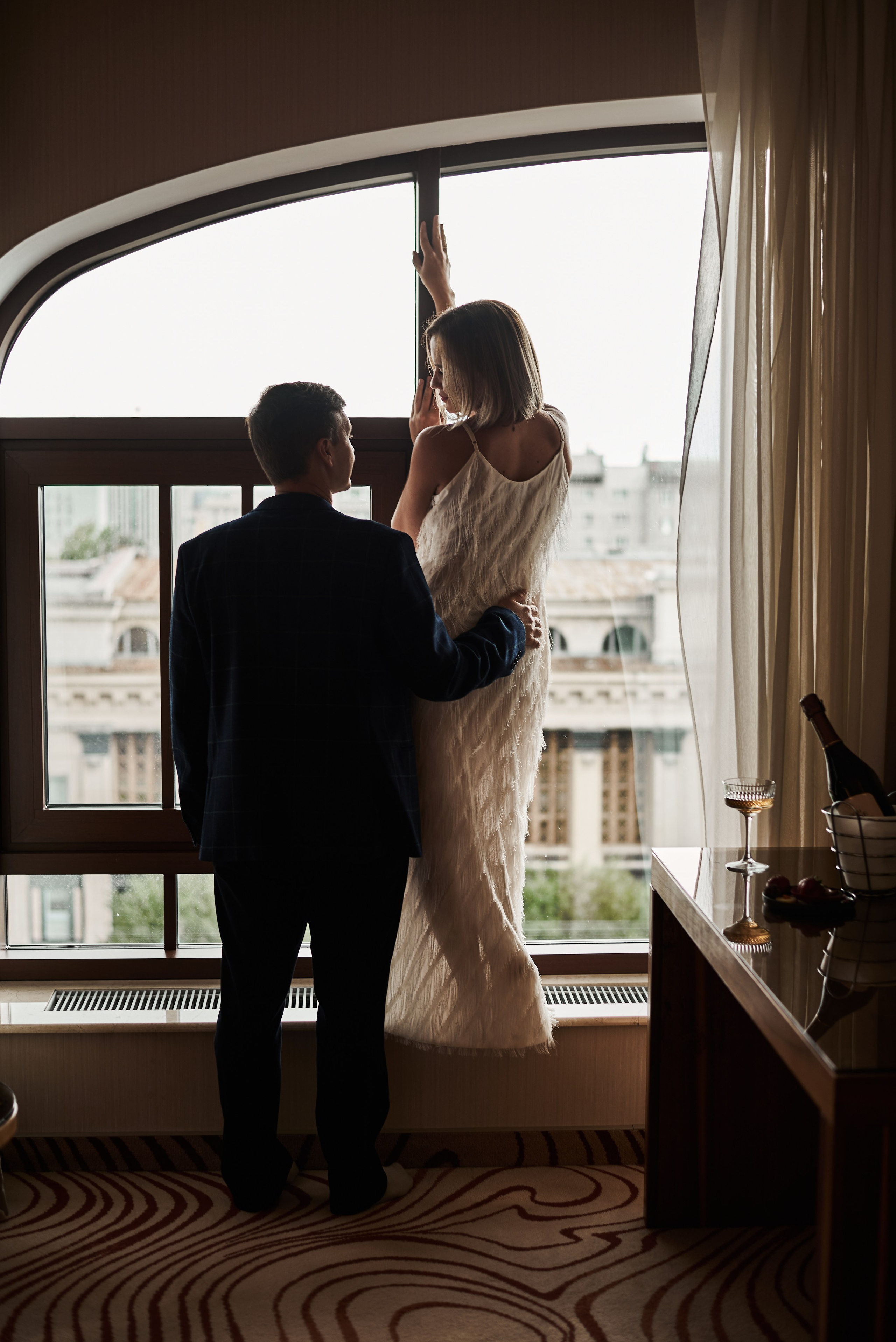 Семейная парная фотосессия в отеле лавстори. Фотограф Анастасия Малашенко, Новосибирск