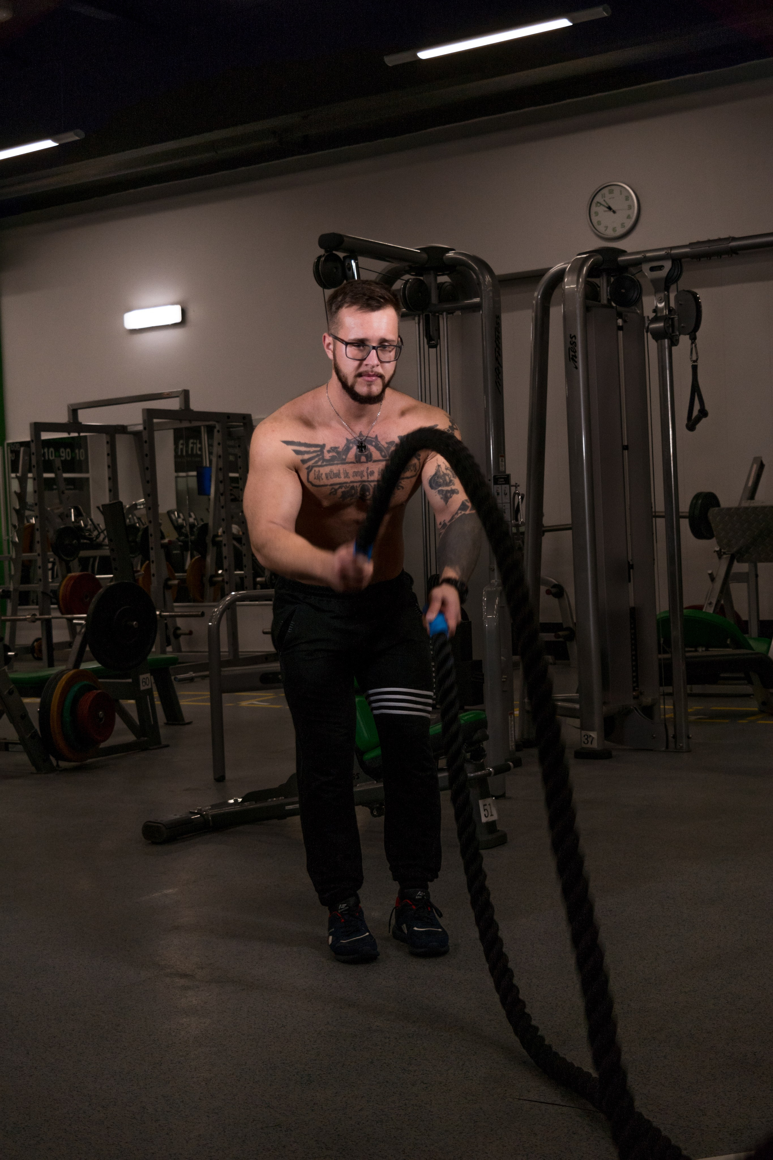 Контент-фотосъемки для экспертов и фитнес тренеров. AI Фотограф Краснодар: мужские и женские фотосессии, стилизация съемки. Нейро-фотосессии онлайн