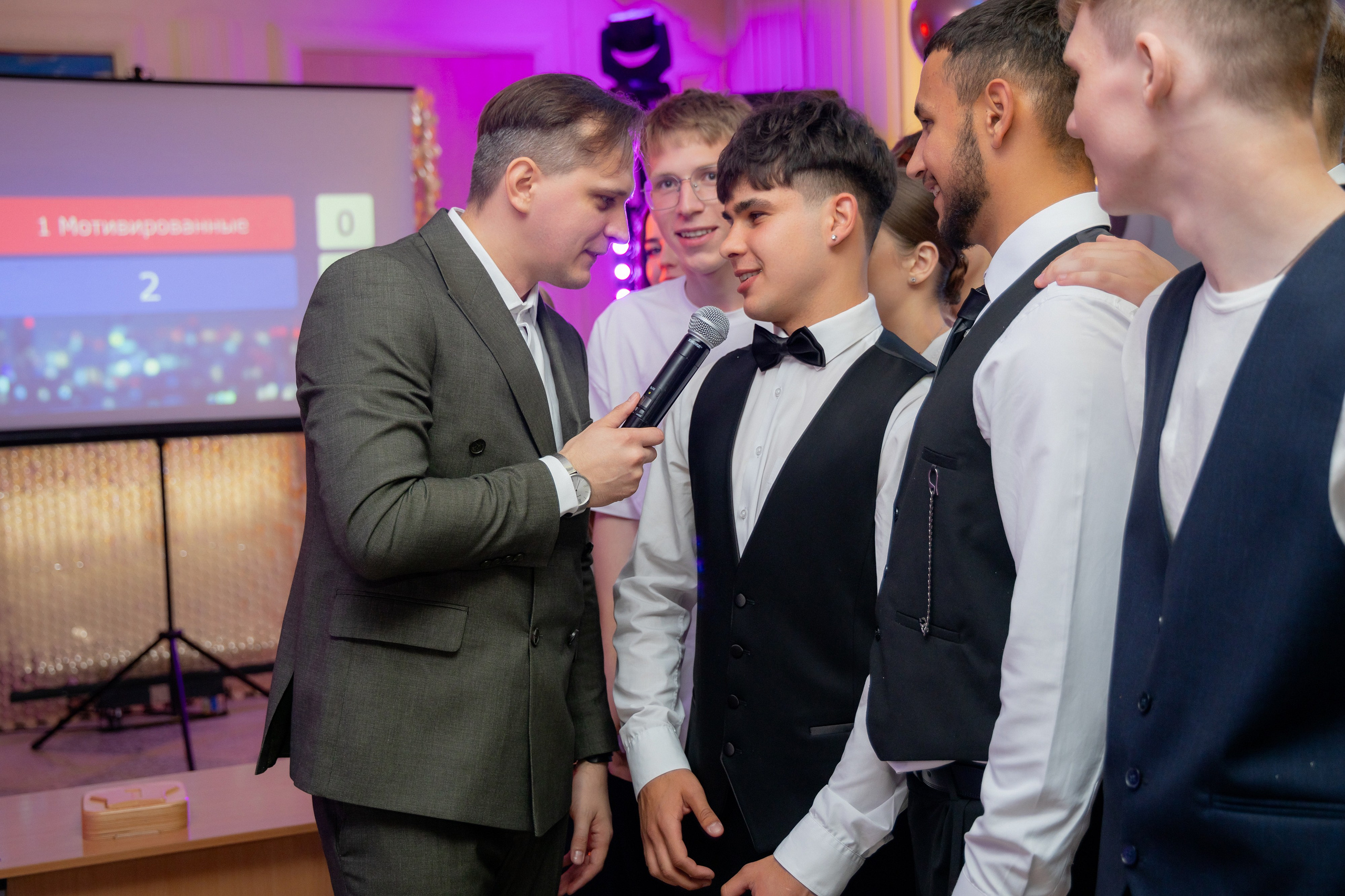 Школьный выпускной 2024 год в Соколе (Минск). Свадебный фотограф в Минске/Беларуси Сергей Спиридонов