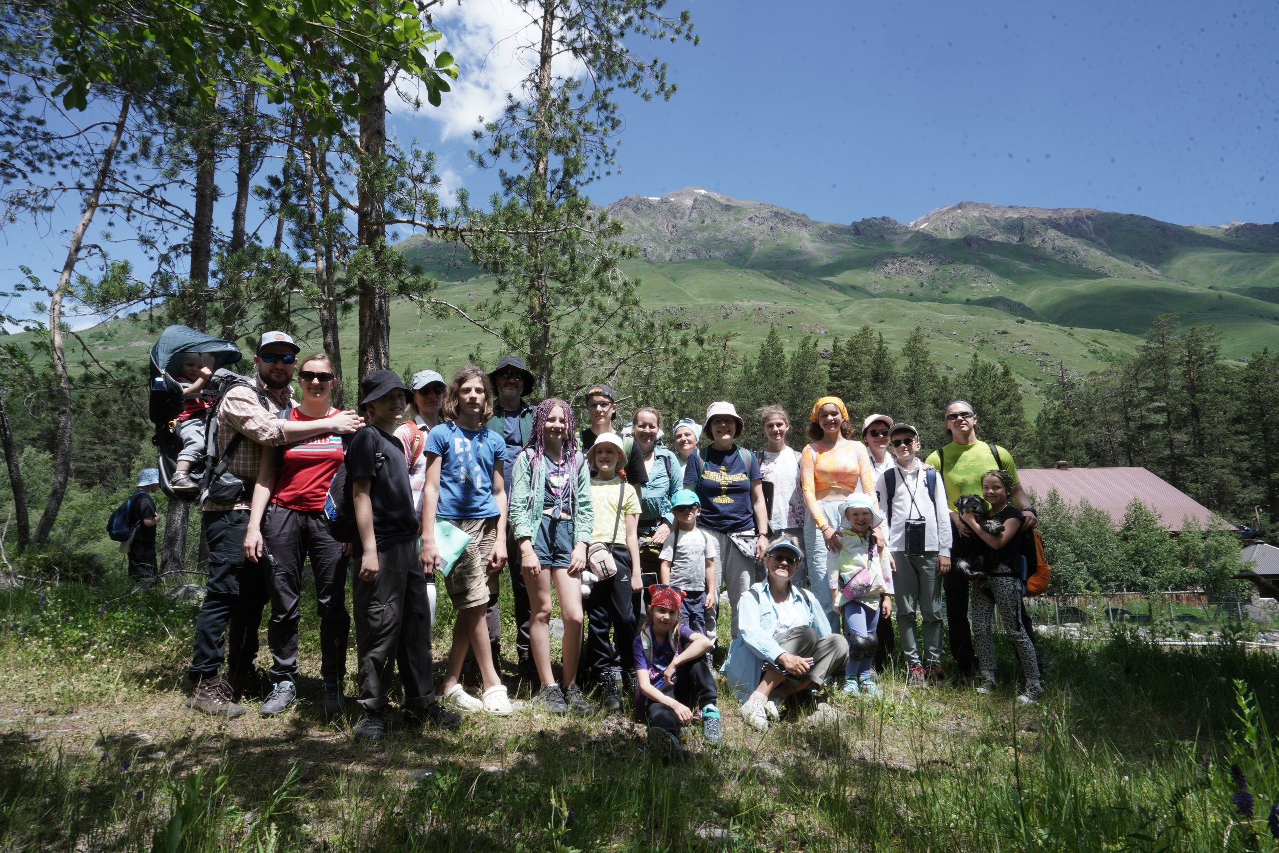 Эльбрус 2023 Маша Саша Дима. Заставка