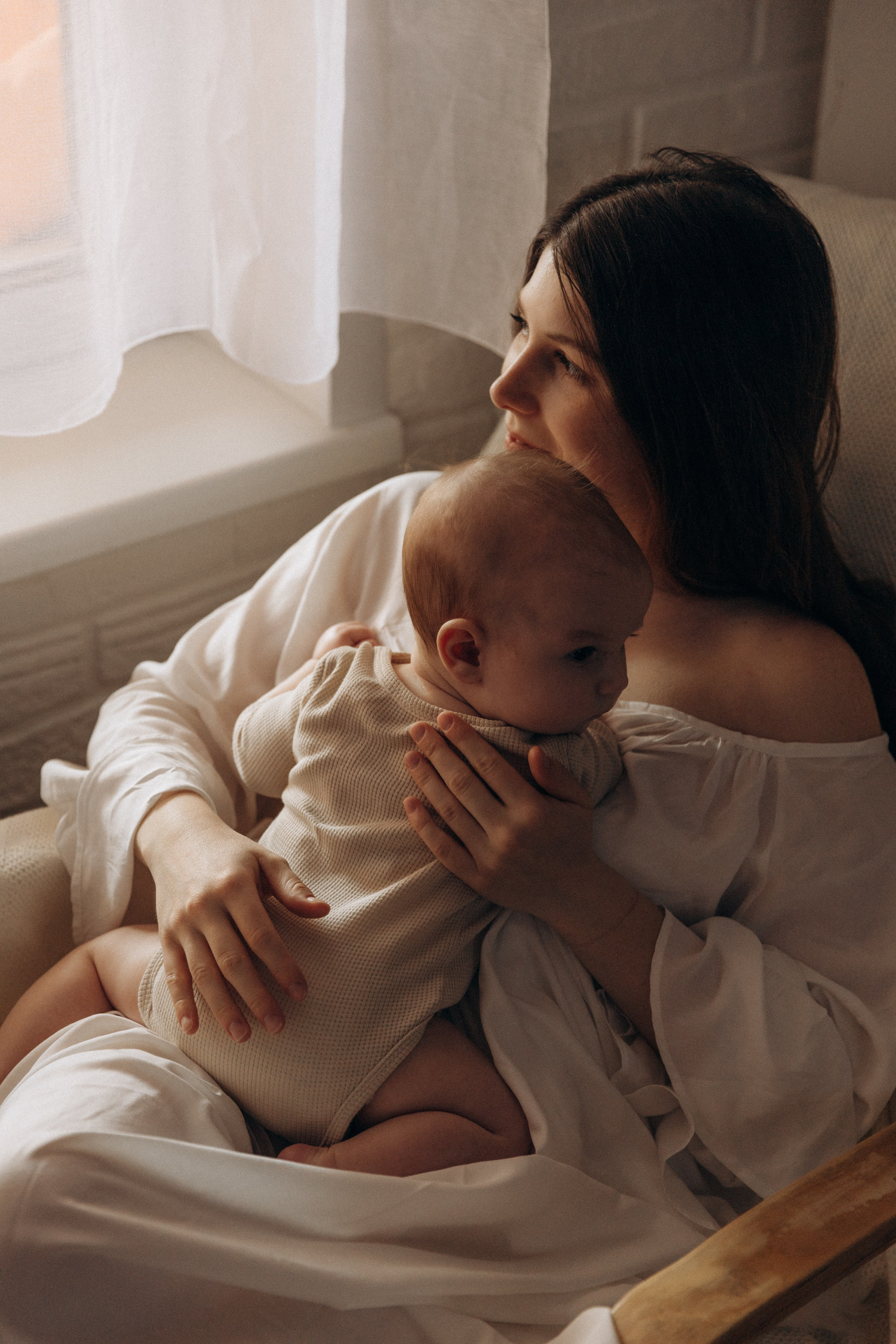 Мама и малыш, домашняя история. Фотограф Ульяна Дивина в Нижнем Новгороде и Нижегородской области