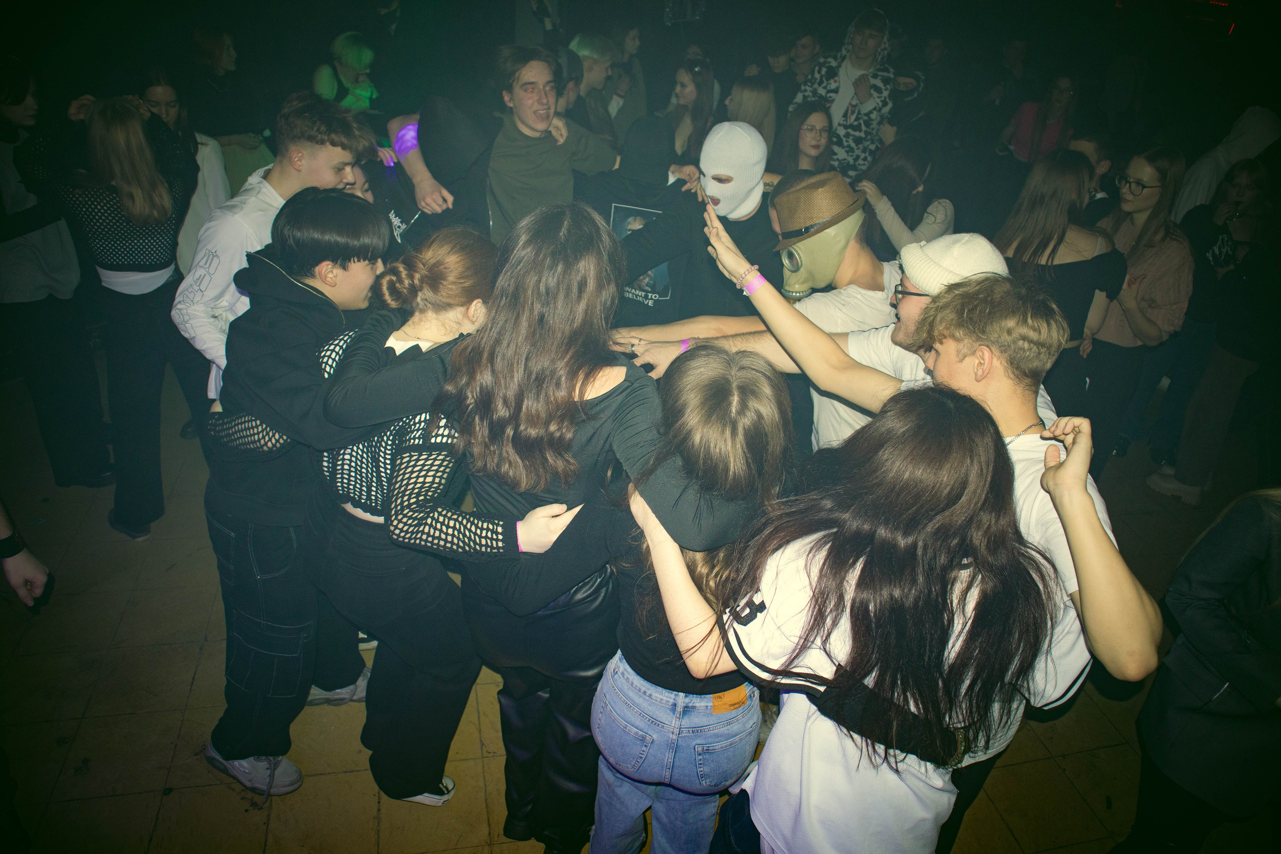 MOSHPIT. Фотограф и видеограф в Бугульме Аня Трутнева